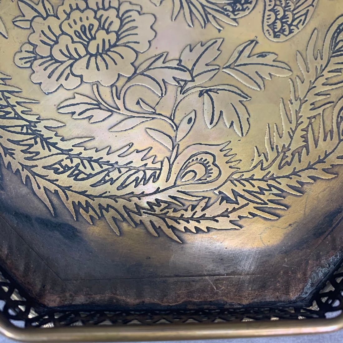 A FINE PHOENIX PATTERN EIGHT SIDED BRONZE PLATE - 4