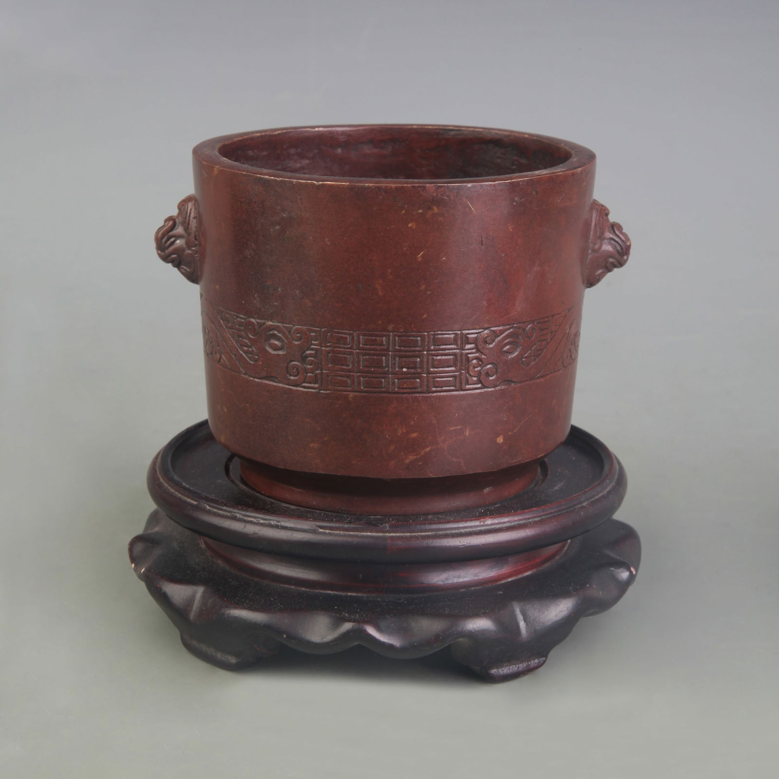 BEAST-HANDLE BRONZE CENSER WITH CIRCULAR FOOT: Qing Dynasty; Diameter: 3.9 inch; High: 3.2 inch