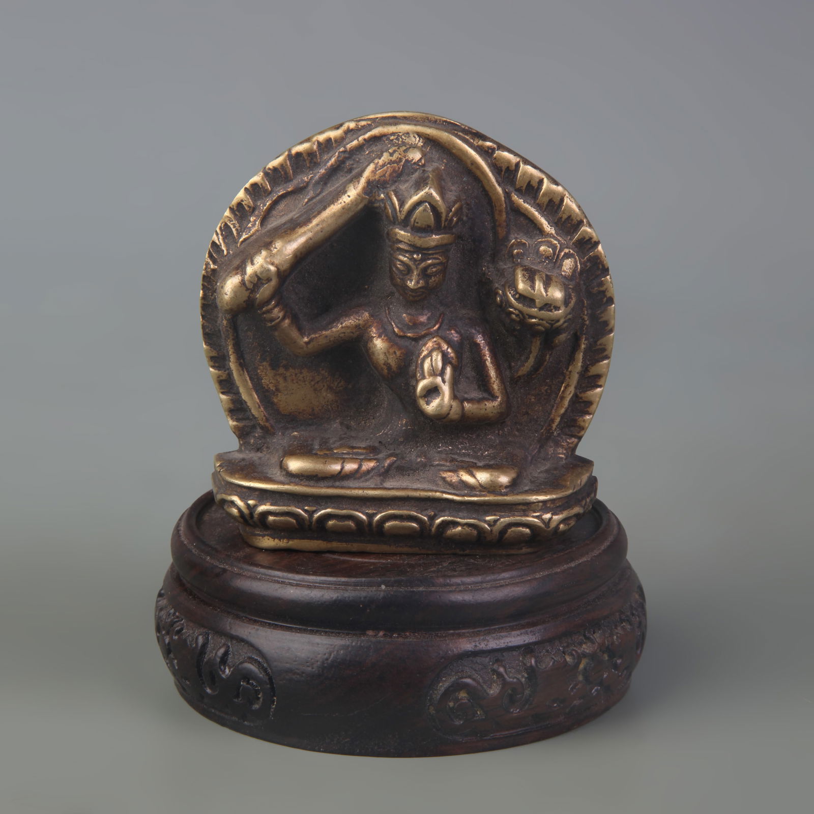A FINE TIBETAN BUDDHIST SMALL BUDDHA STATUE: Qing Dynasty; High: 2.6 inch;