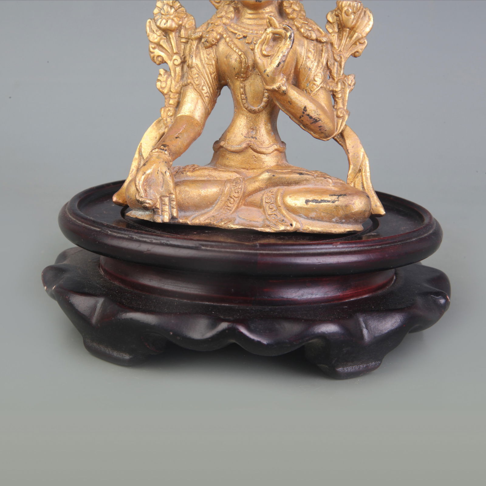 A SMALL BRONZE WHITE TARA STATUE - 3