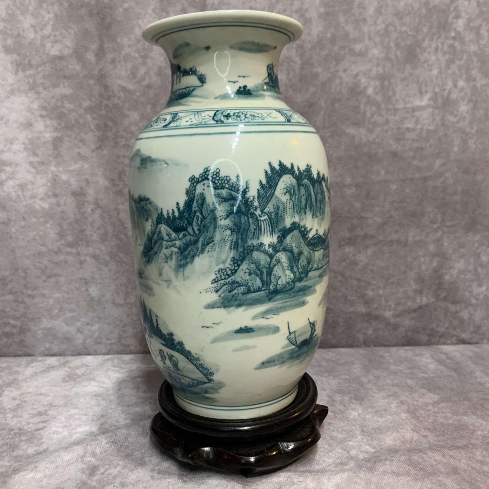 A FINELY LANDSCAPING PATTERN PORCELAIN VASE - 3