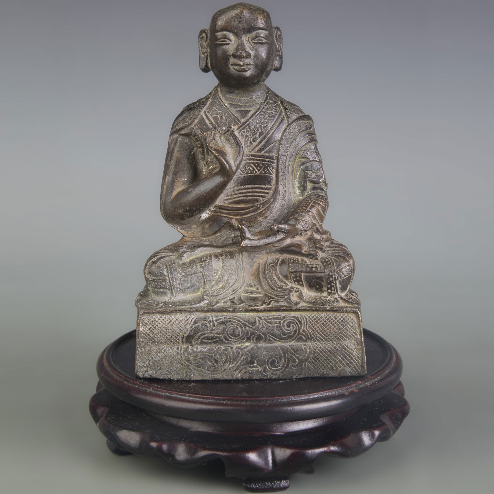 A FINE BRONZE BUDDHA FIGURE: Song Dynasty Style; ; Width: 3.5 inch; High: 5.5 inch