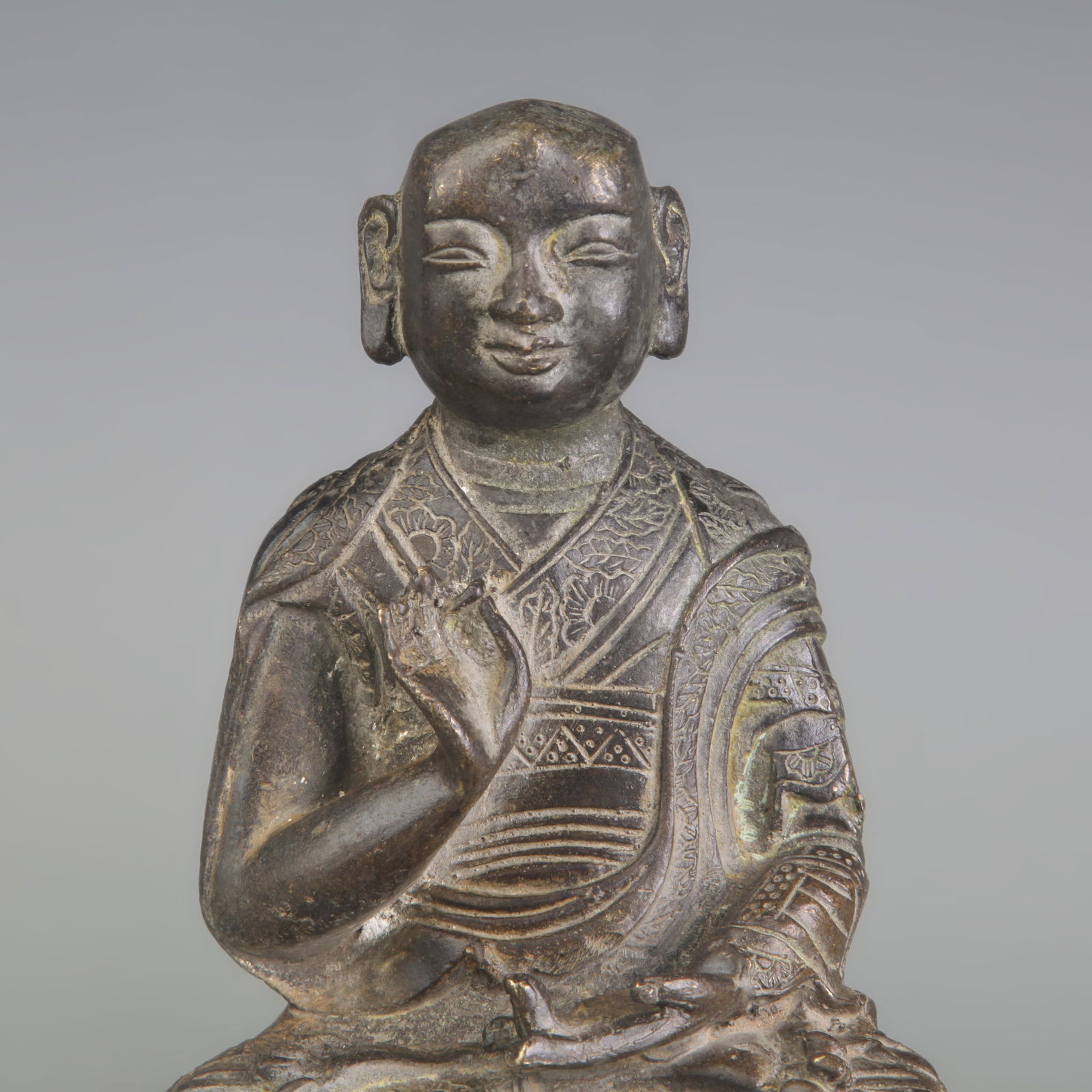 A FINE BRONZE BUDDHA FIGURE - 2