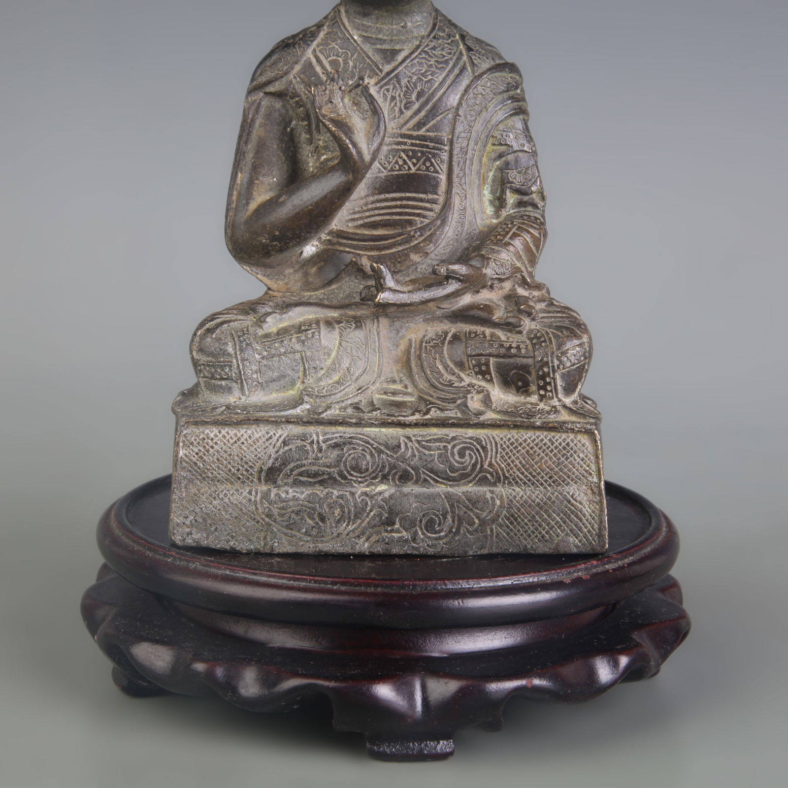 A FINE BRONZE BUDDHA FIGURE - 3