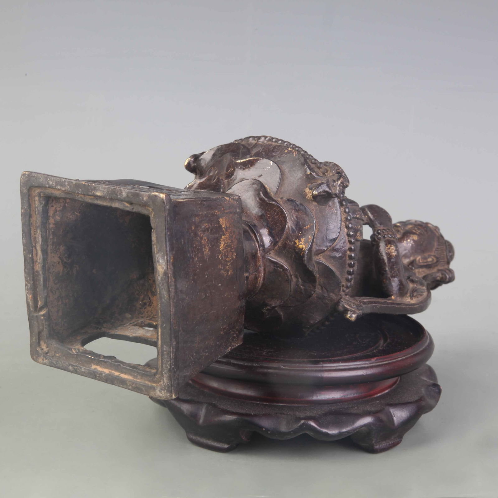 A FINELY MADE BUDDHA STATUE - 5