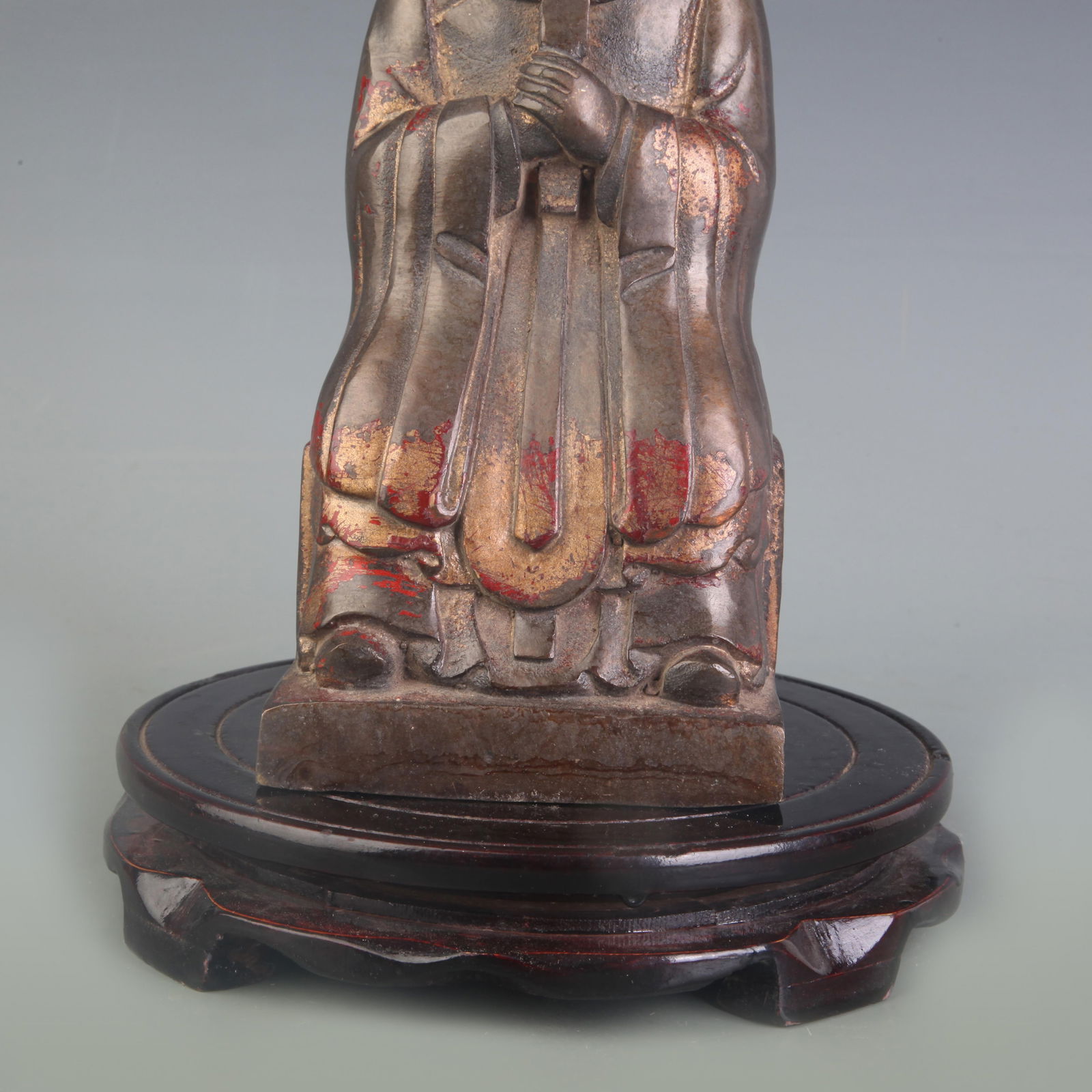 A FINE BRONZE OFFICIAL FIGURE - 3