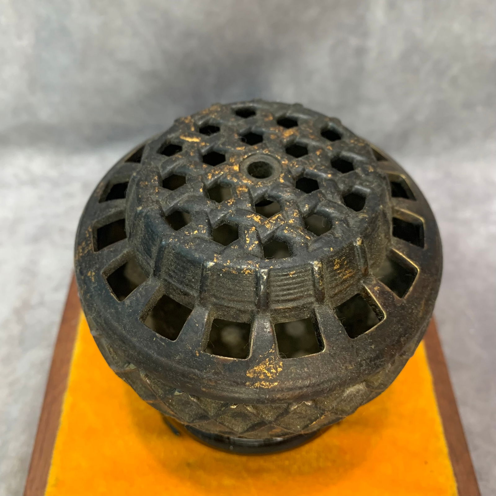 A FINE BRONZE NET PATTERN BRONZE CENSER - 2