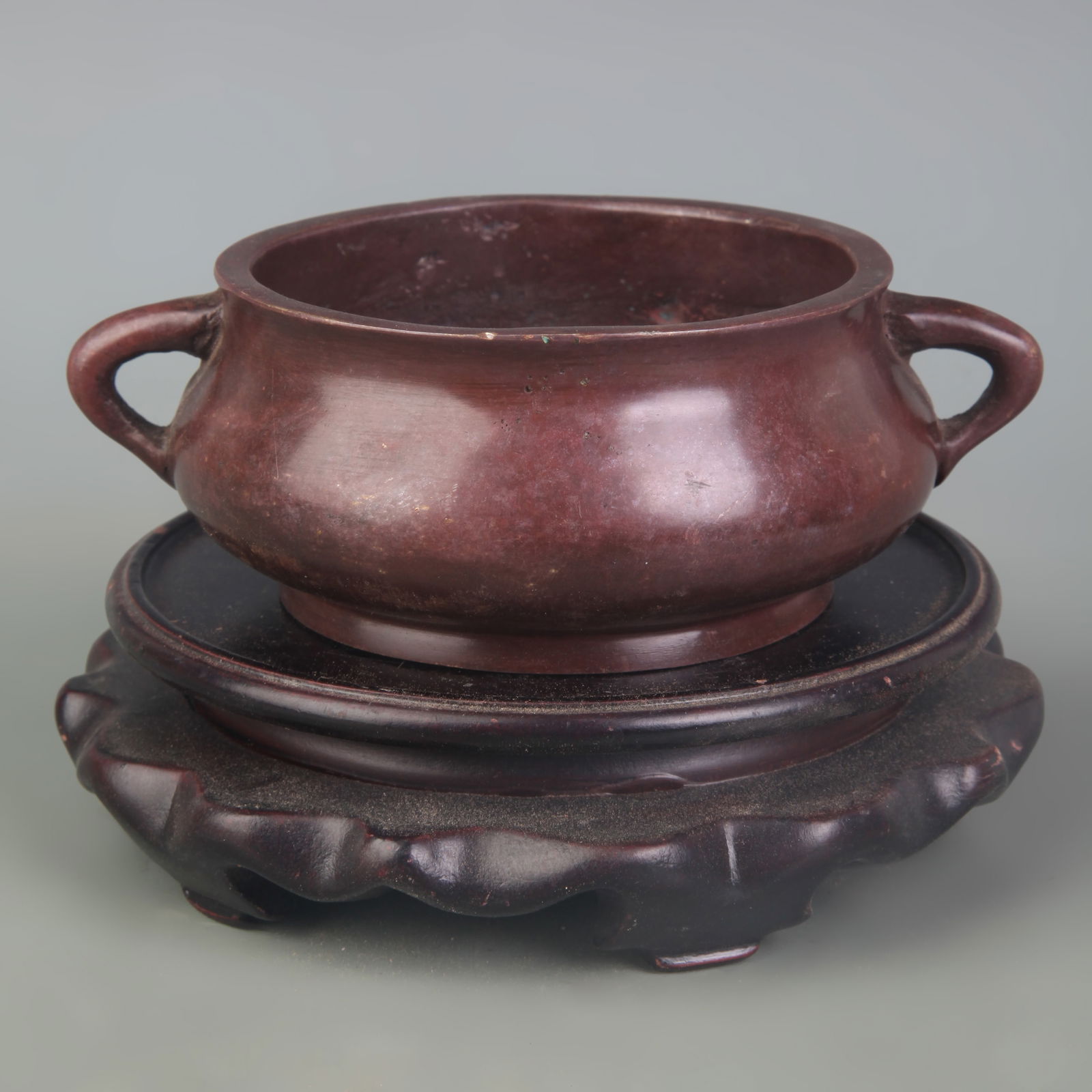 DOUBLE-EARED ROUND-FOOTED INCENSE BURNER: Qing Dynasty; Diameter: 3.8 inch; High: 2.0 inch