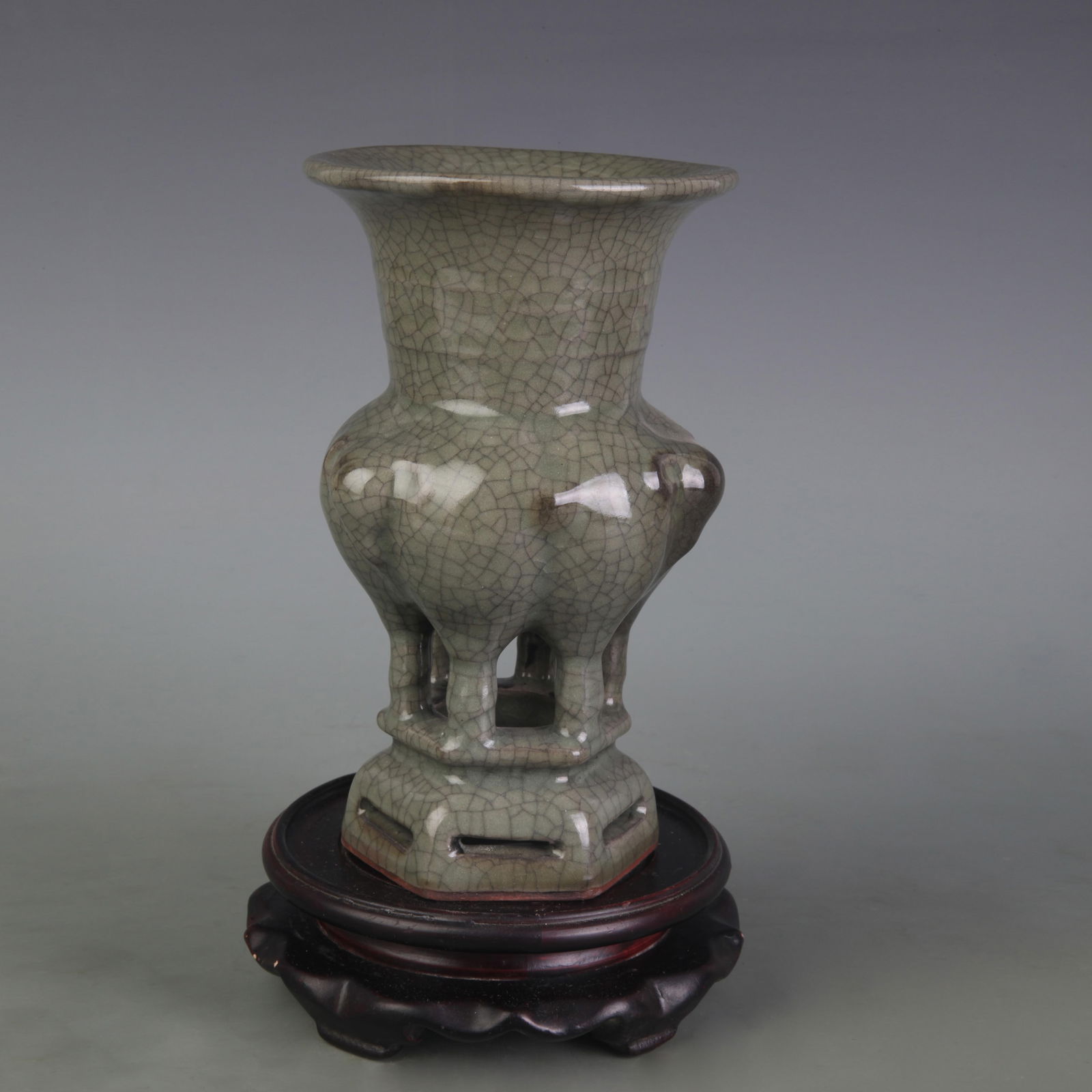 GE KILN “THREE RAMS?? OLD PORCELAIN ZUN VASE: Song Dynasty Style; ; Diameter: 4.1 inch; High: 6.9 inch