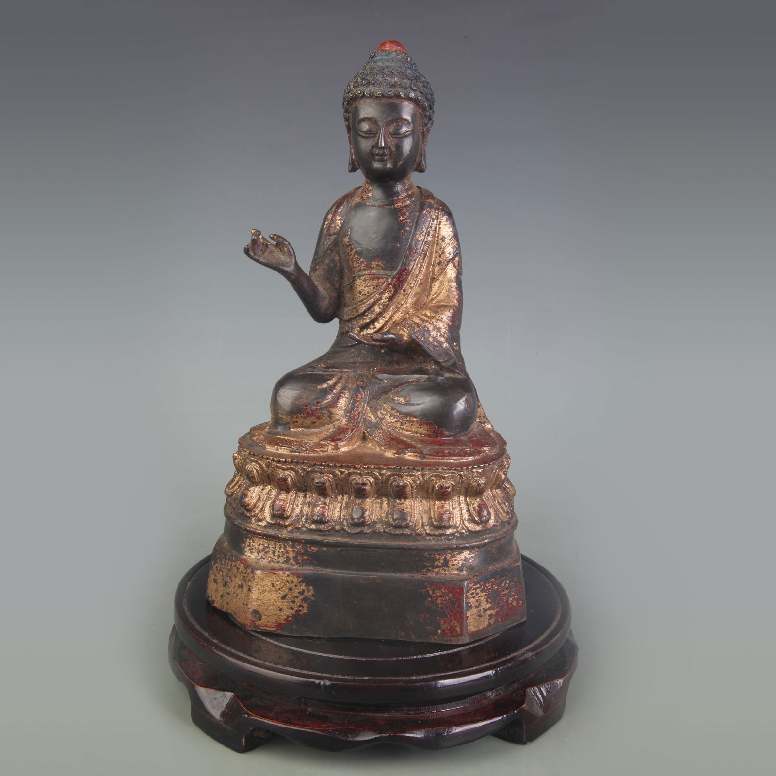 A FINE GILT BRONZE SHAKYAMUNI BUDDHA FIGURE: Qing Dynasty; Width: 5.2 inch; High: 9.0 inch