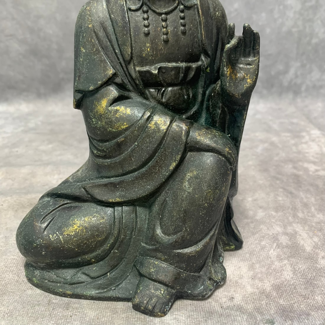 A FINE BRONZE GUANYIN STATUE - 3