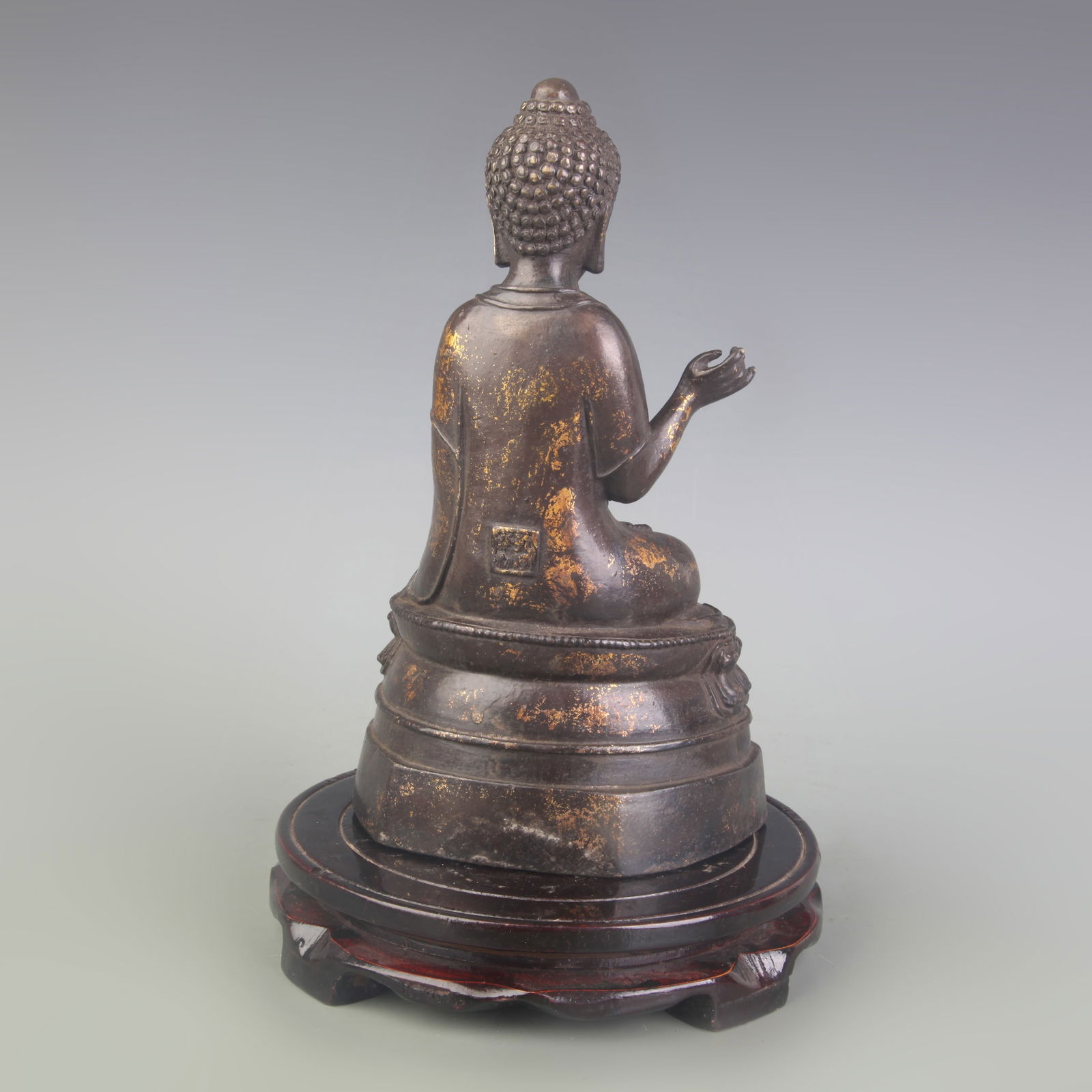 A FINE BRONZE GILT GAUTAMA BUDDHA STATUE - 4