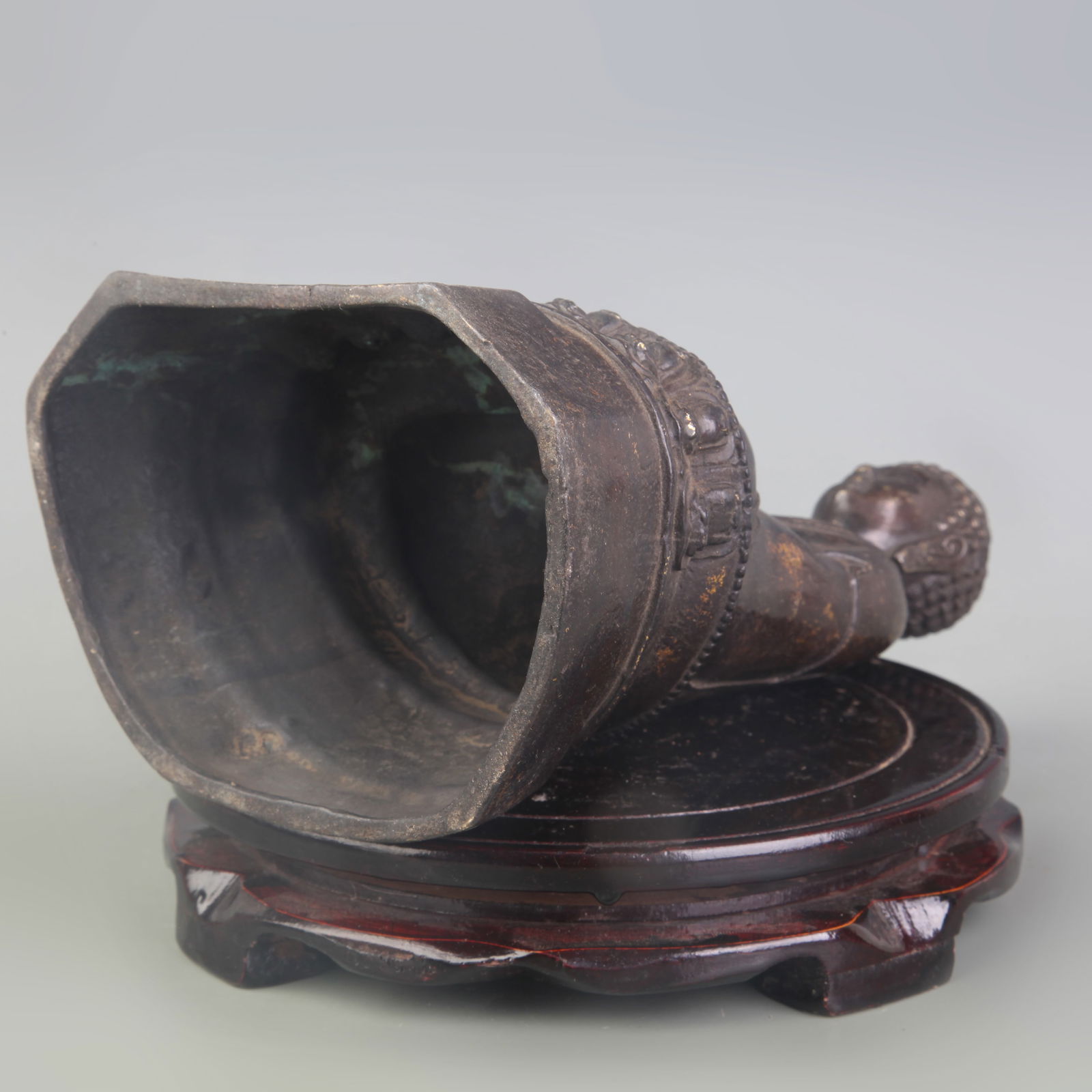 A FINE BRONZE GILT GAUTAMA BUDDHA STATUE - 6