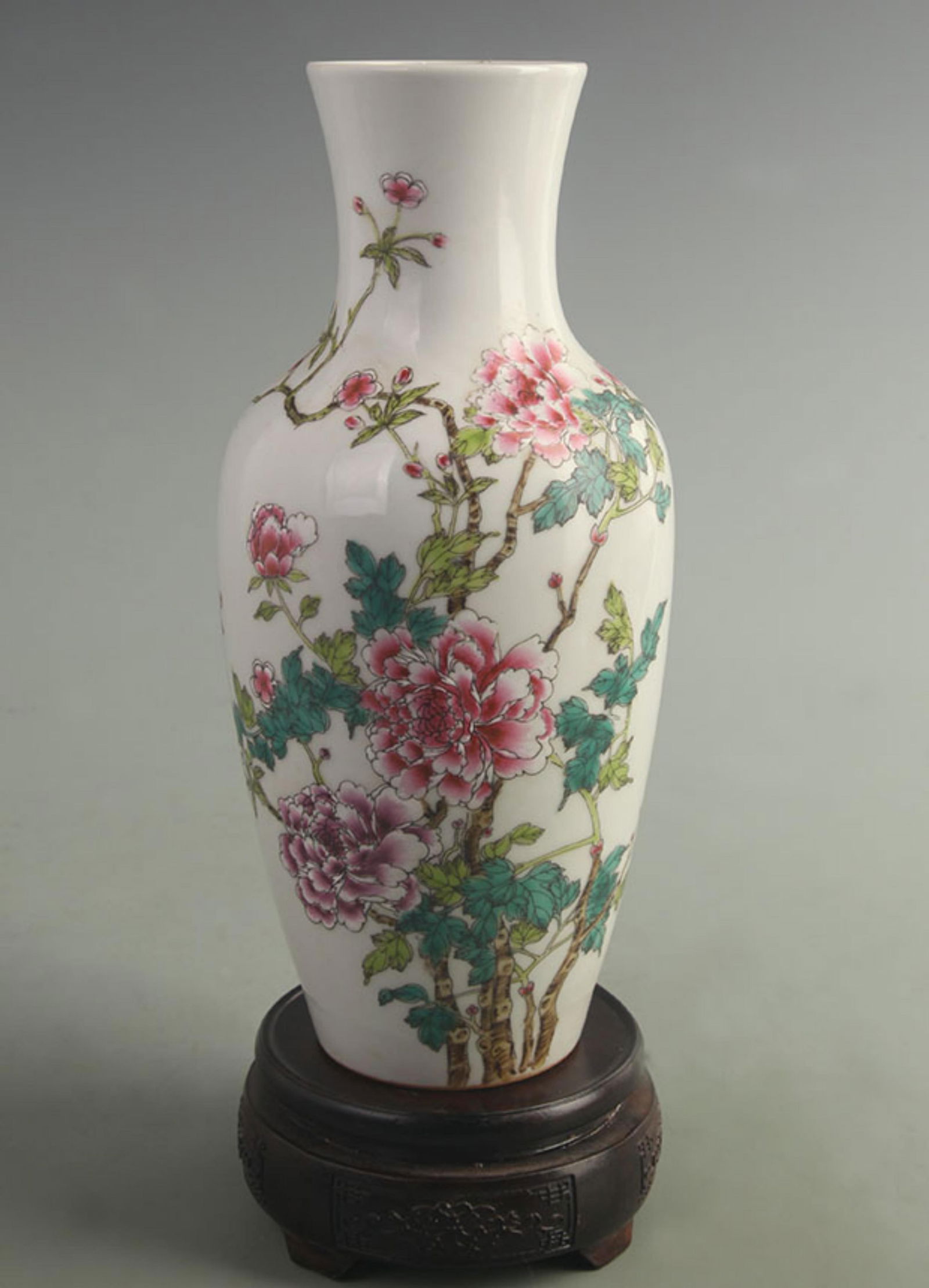 FAMILLE ROSE FLOWER PROSPERITY GUANYIN VASE: Qing Dynasty Yong Zheng Period; High: 11.0 inch; Width: 4.50 inch
