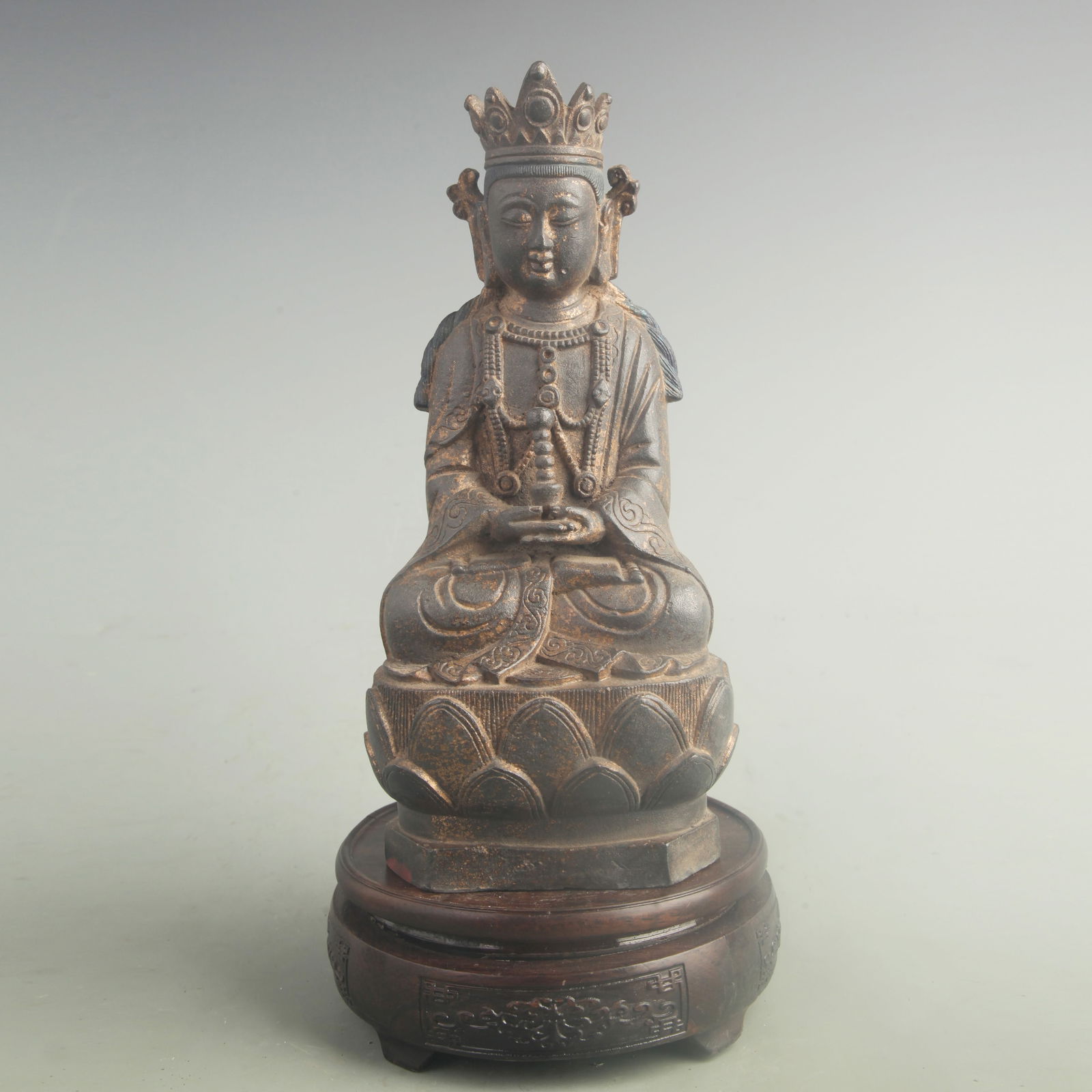 A FINE GILT-BRONZE GUANYIN FIGURE: 18th Century; High: 10.0 inch; Width: 4.20 inch