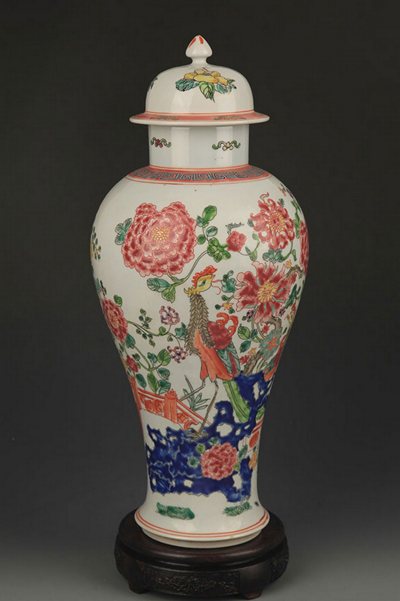 FAMILLE ROSE PEONY PATTERN PORCELAIN VASE: Qing Dynasty; High: 18.5 inch; Diameter:3.5 inch;