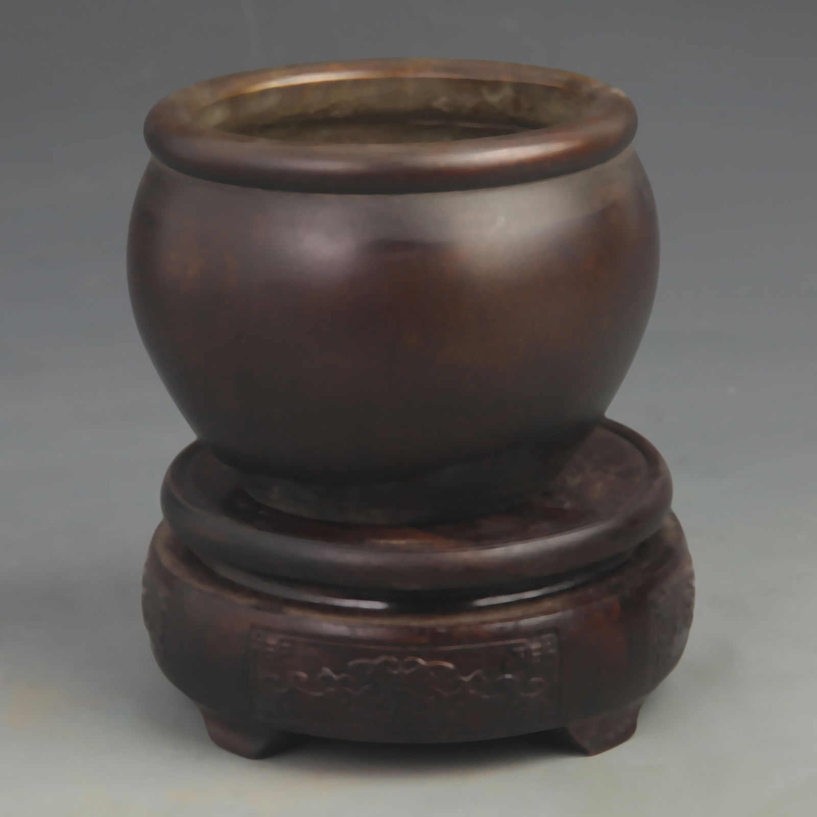 A FINE BRONZE BOWL SHAPED CENSER (1 of 4)