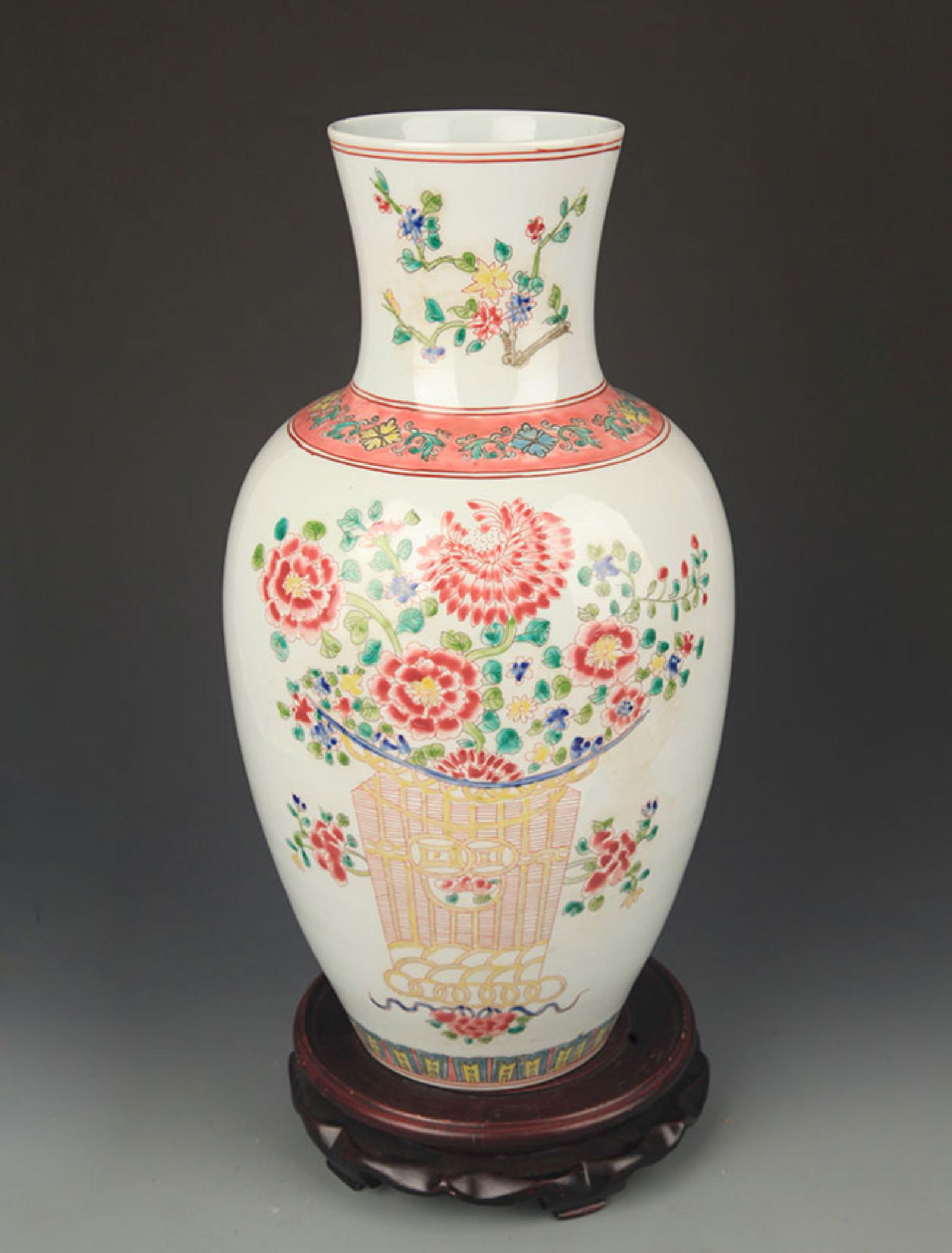 FAMILLE ROSE FLOWER PATTERN GUAN YIN STYLE VASE: Qing Dynasty; Kang Xi Period; High: 16.25 inch; Diameter: 4.5 inch;