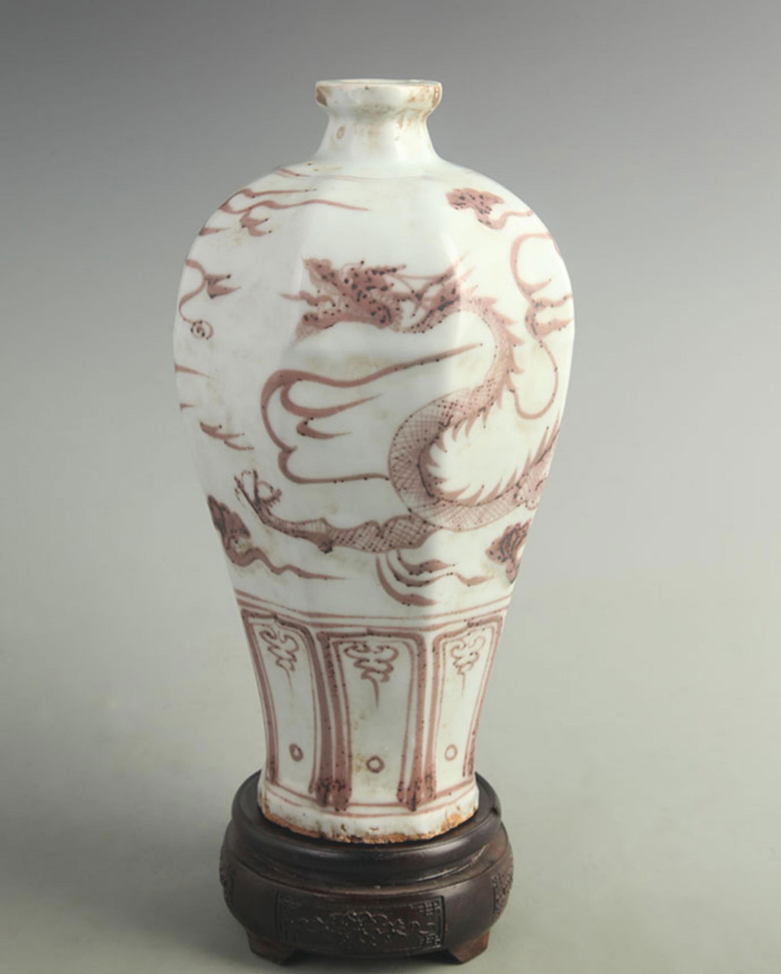UNDERGLAZE RED EIGHT-SIDED DRAGON-PATTERN MEIPING PORCELAIN VASE (1 of 5)