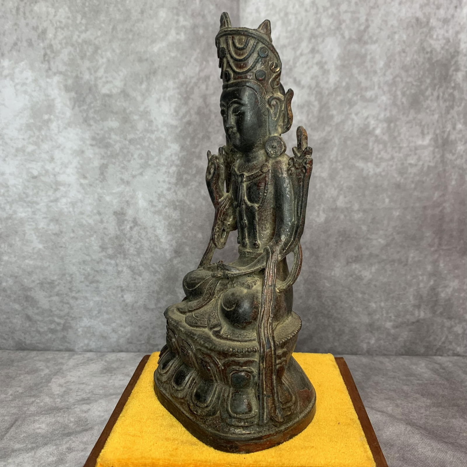 A FINE BRONZE BUDDHA STATUE - 2