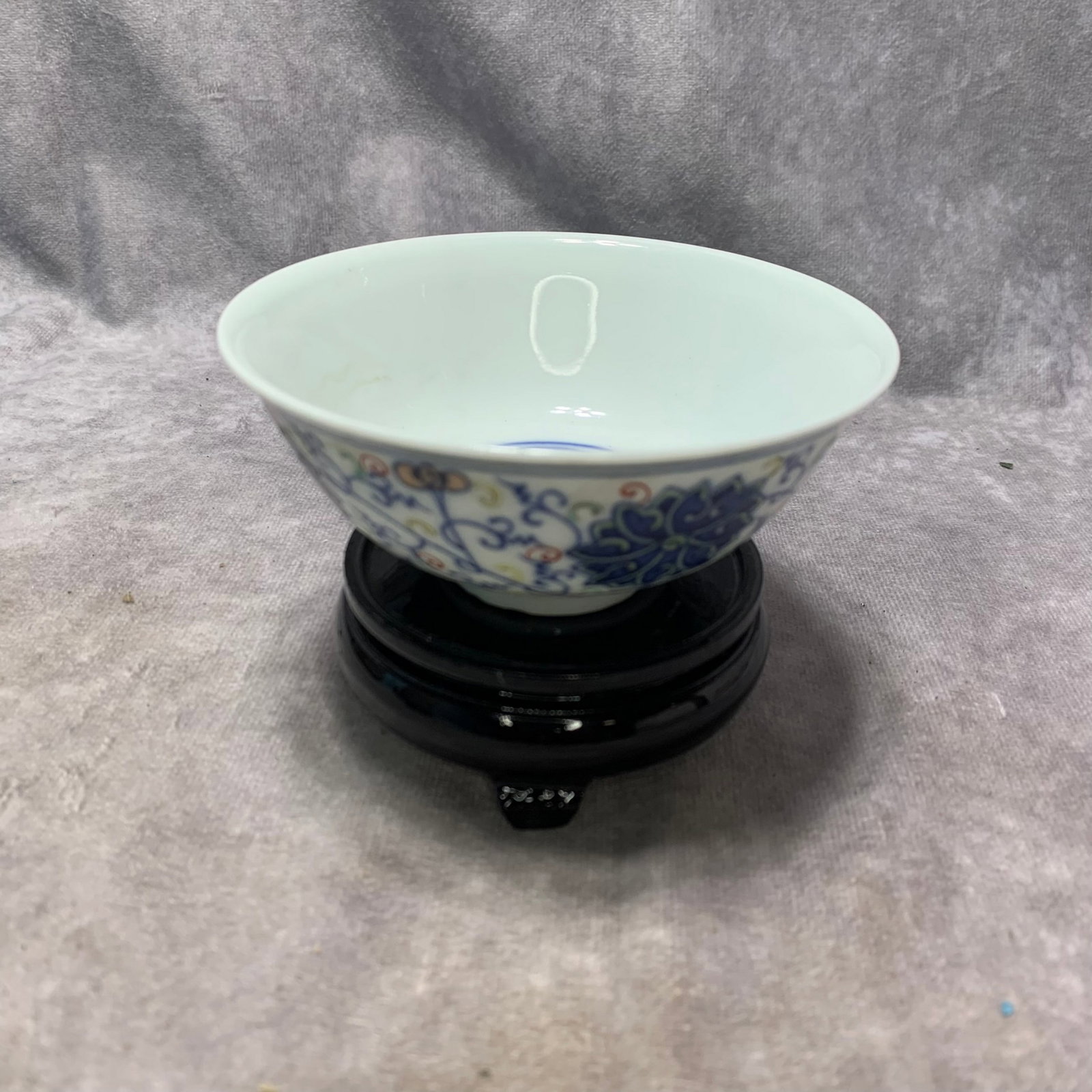 SMALL FAMILLE-ROSE LOTUS PATTERN BOWL: Qing Dynasty; High; 2.1 inch; Diameter: 4.4 inch;