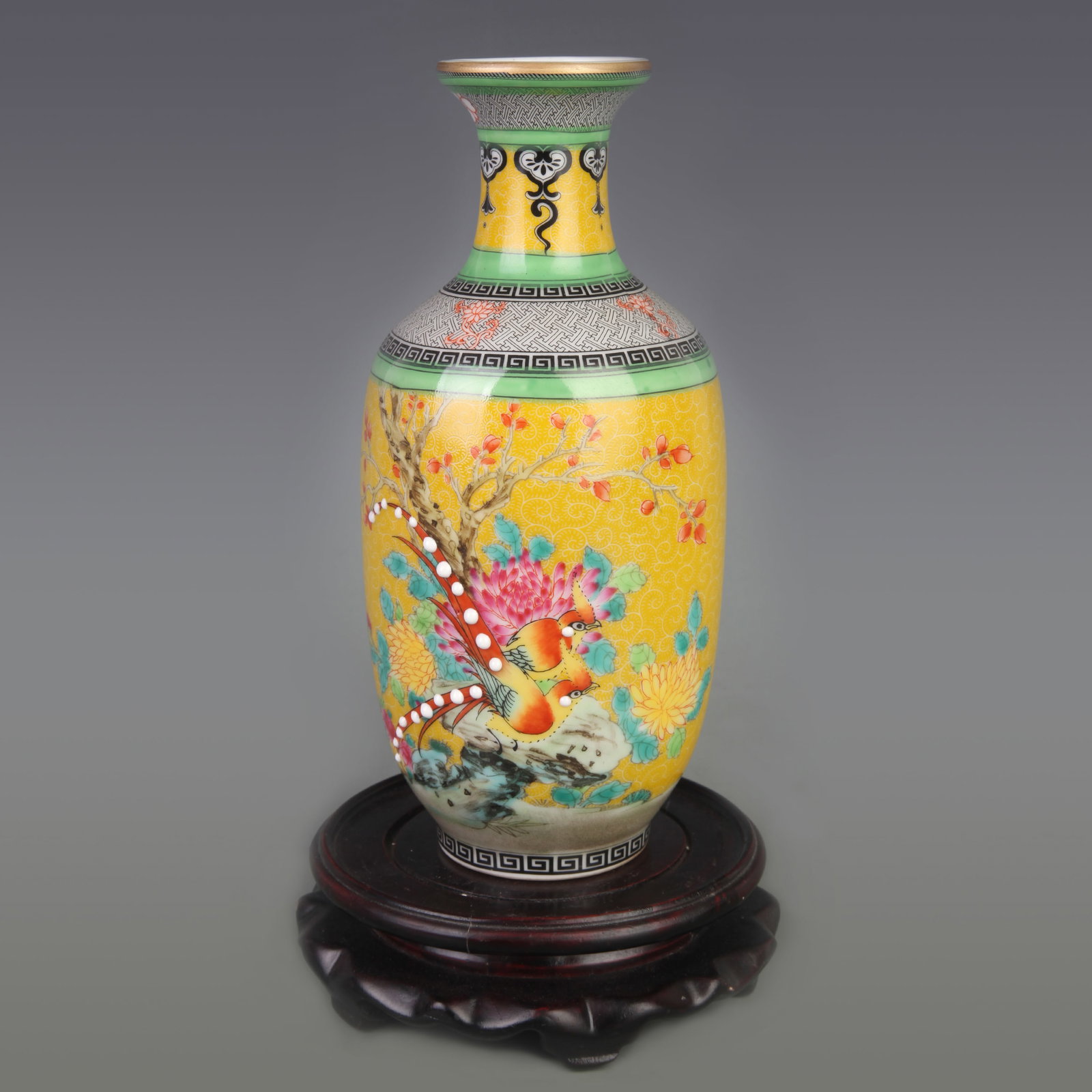 ENAMEL PAINTED FLORAL AND BIRD PORCELAIN VASE: Qing Dynasty; Diameter: 3.7 inch; High: 5.6 inch