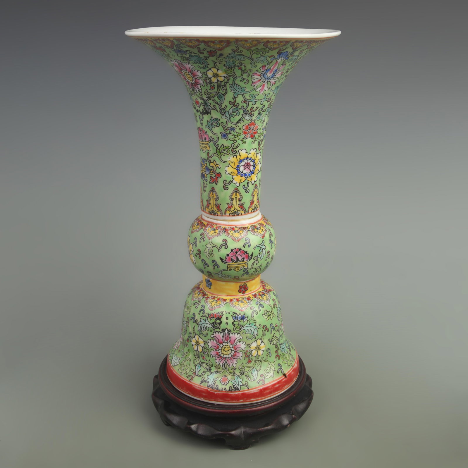 FAMILLE ROSE GREEN GROUND FLOWER PATTERN VASE: Qing Dynasty Qian Long Period, High: 14.2 inch; Diameter: 8 inch;