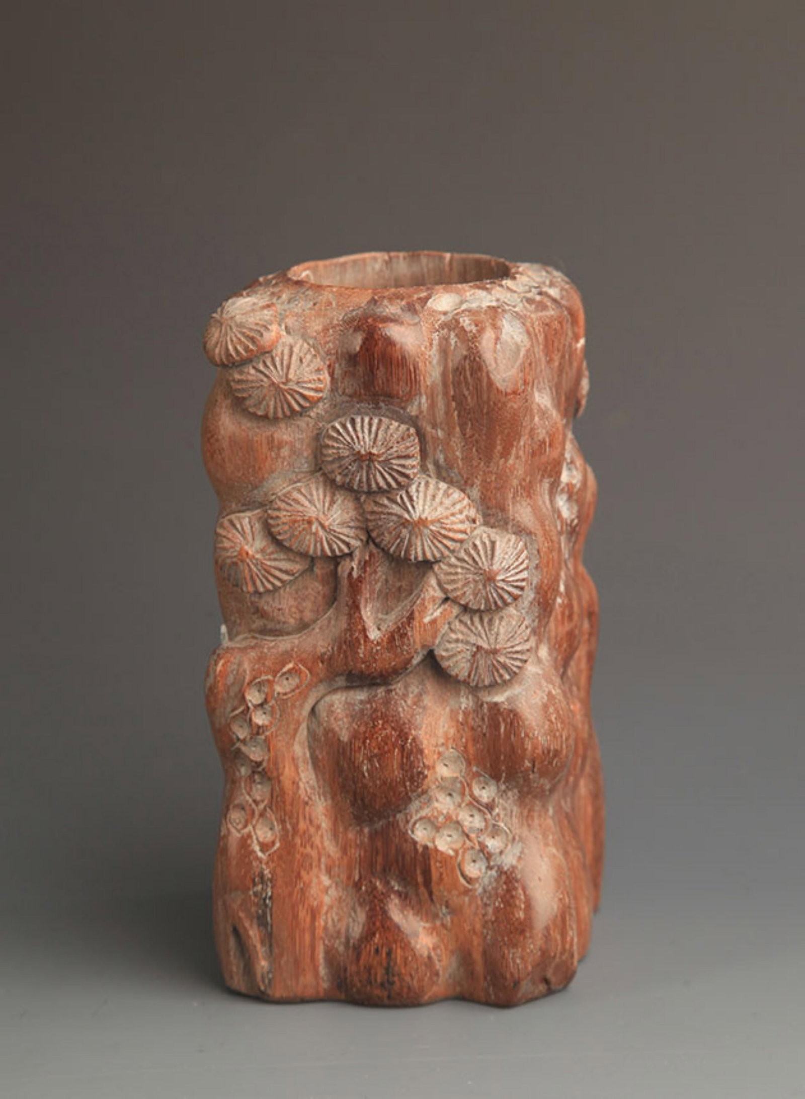 LONGAN WOOD PINE TREES PATTERN CARVED PEN HOLDER - 2