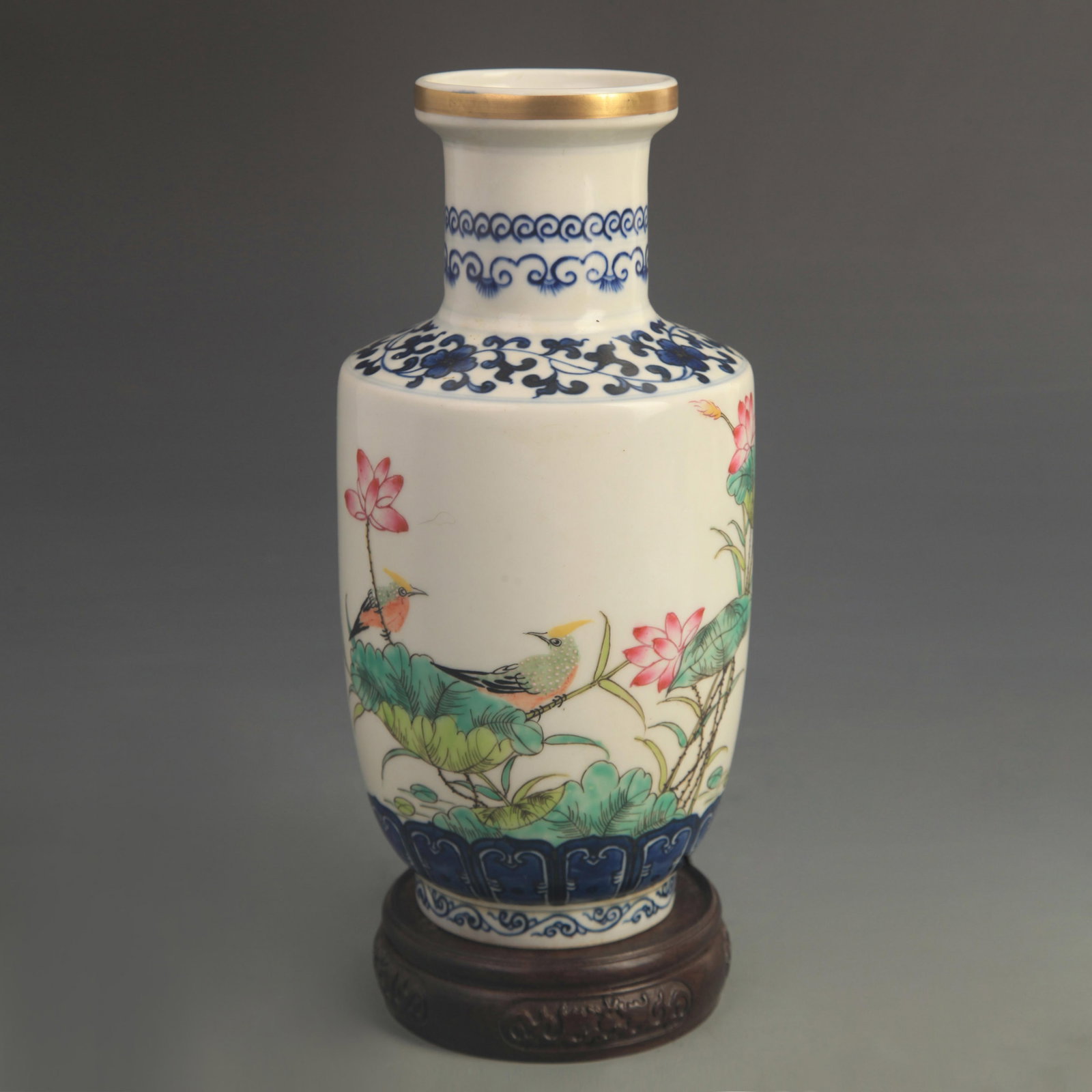 CLOISONNE GLAZED BIRD AND FLOWER PATTERN CLUB STYLE VASE: Qing Dynasty Qian Long Period Diameter:High: 8.80 inch; Diameter: 4.30 inch