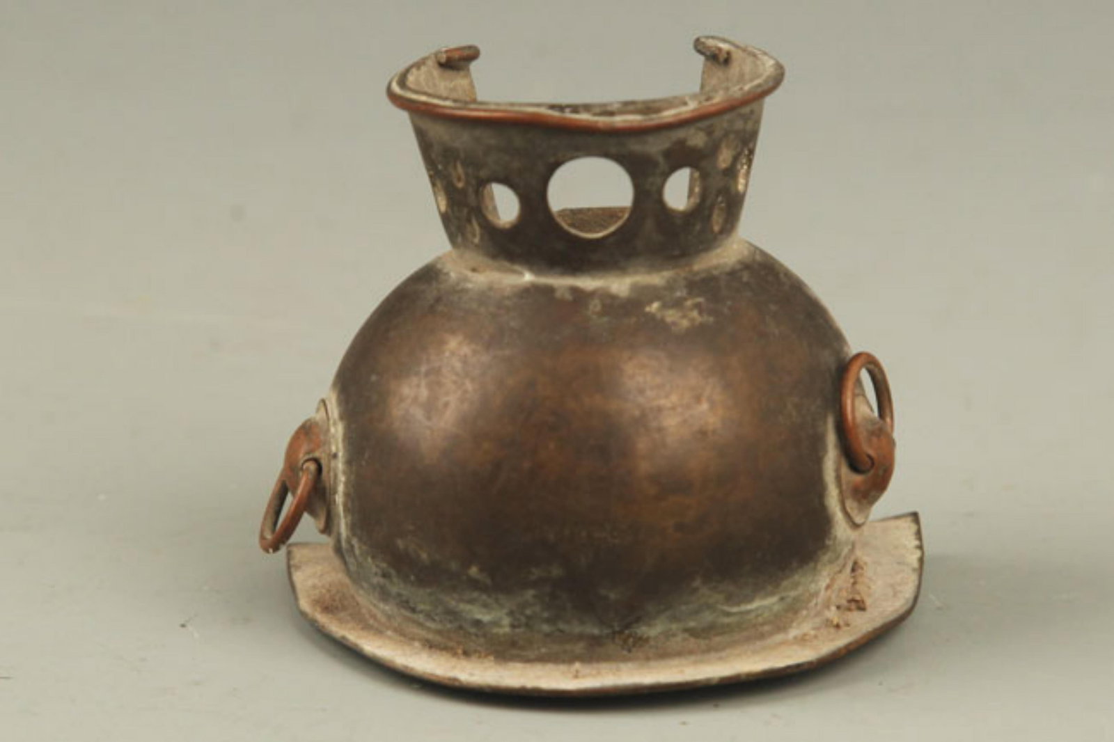 A SMALL BRONZE MADE BIRD FOOD JAR: Republic Period DiameterH:2.2 in×W:1.8 in