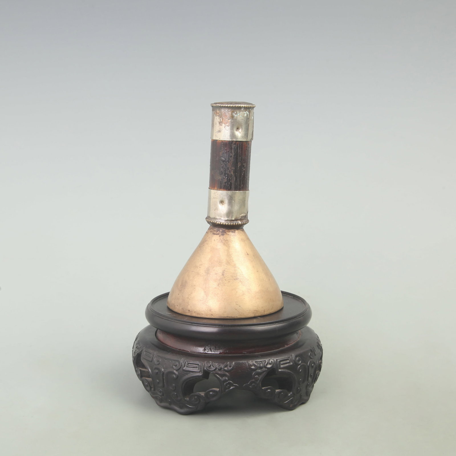 A FINE TIBETAN BUDDHISM INSTRUMENTS MOLD: Qing Dynasty; High: 6.0 inch; Diameter: 3.4 inch;