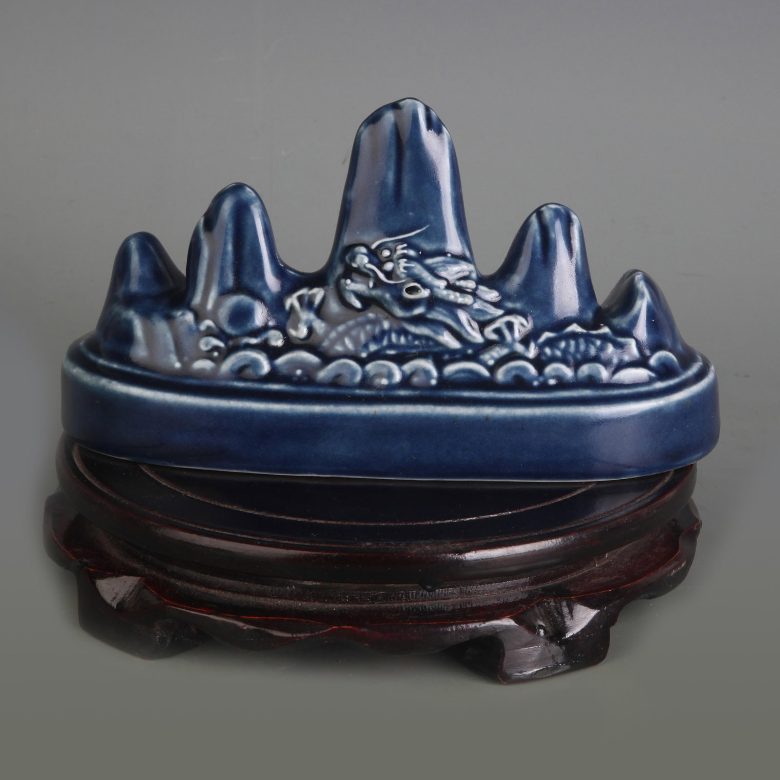 A FINE BLUE COLOR GLAZED PORCELAIN PEN HOLDER (1 of 4)