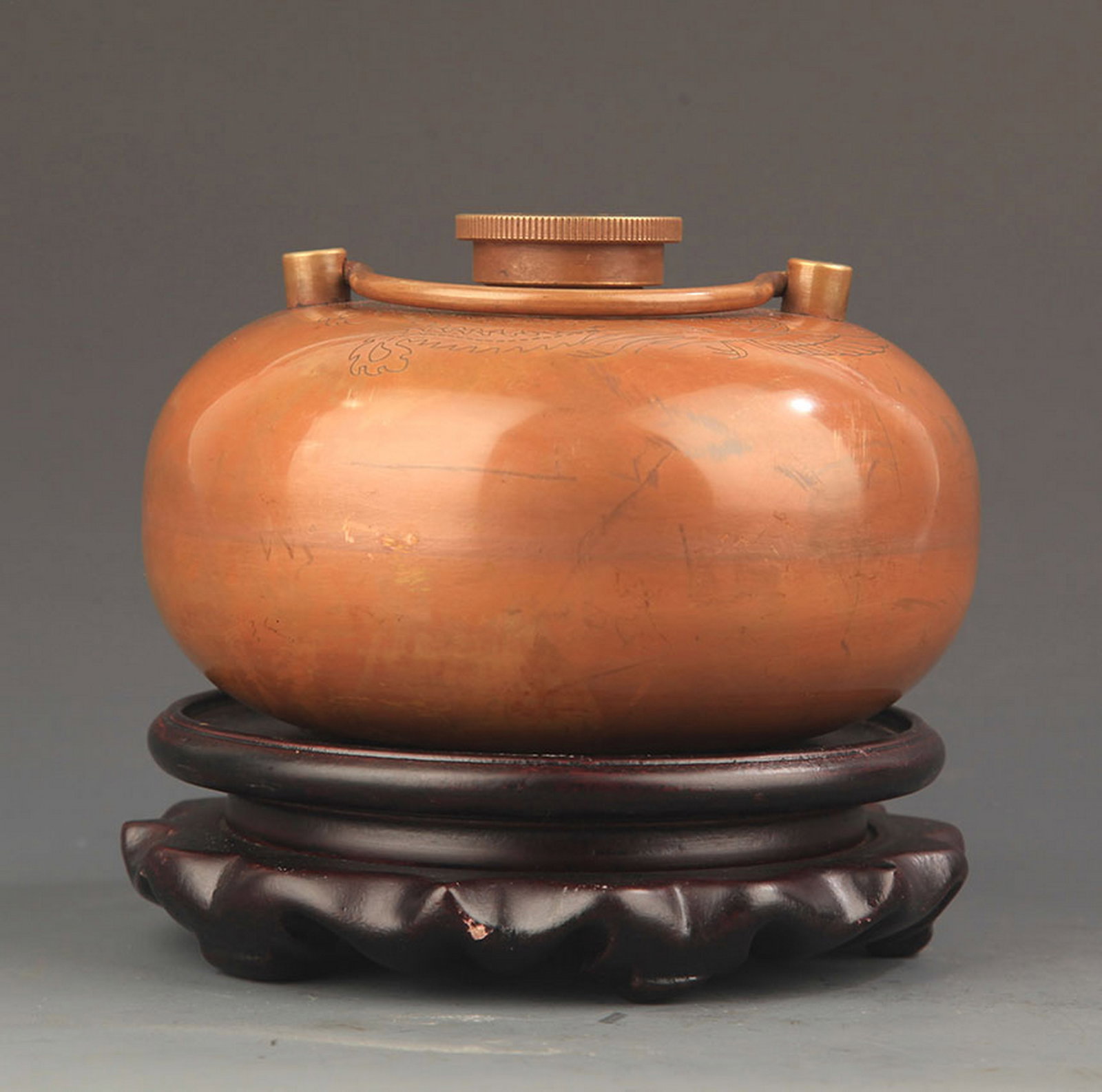 A FINE BRASS MADE HAND WARMER: Modern; High: 3.25 inch; High: 4.5 inch;