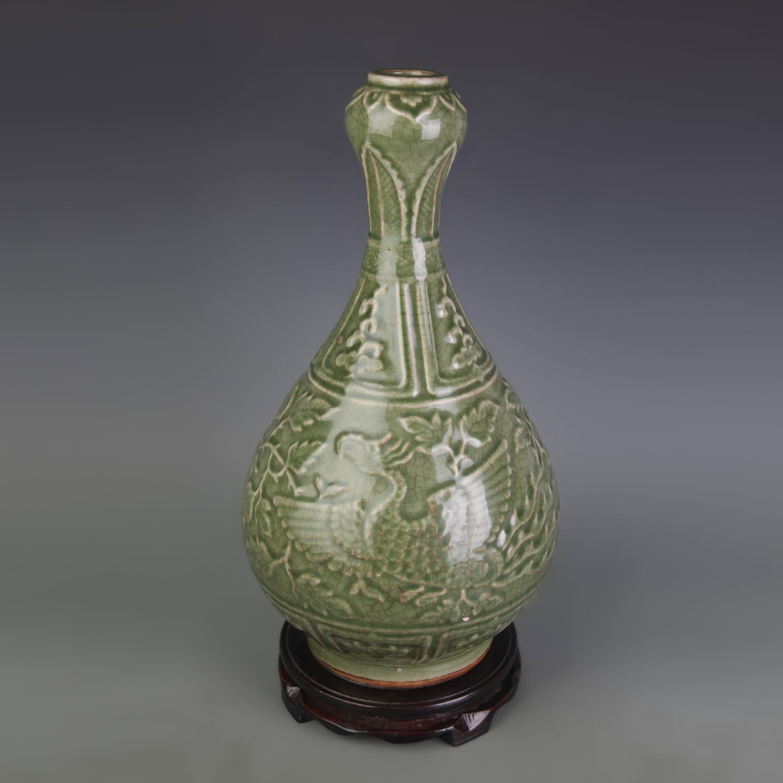 LONGQUAN KILN CARVED FLOWER AND BIRD PATTERN GARLIC HEAD STYLE VASE: Ming Dynasty Style; High: 15.6 inch; Diameter: 5.4 inch