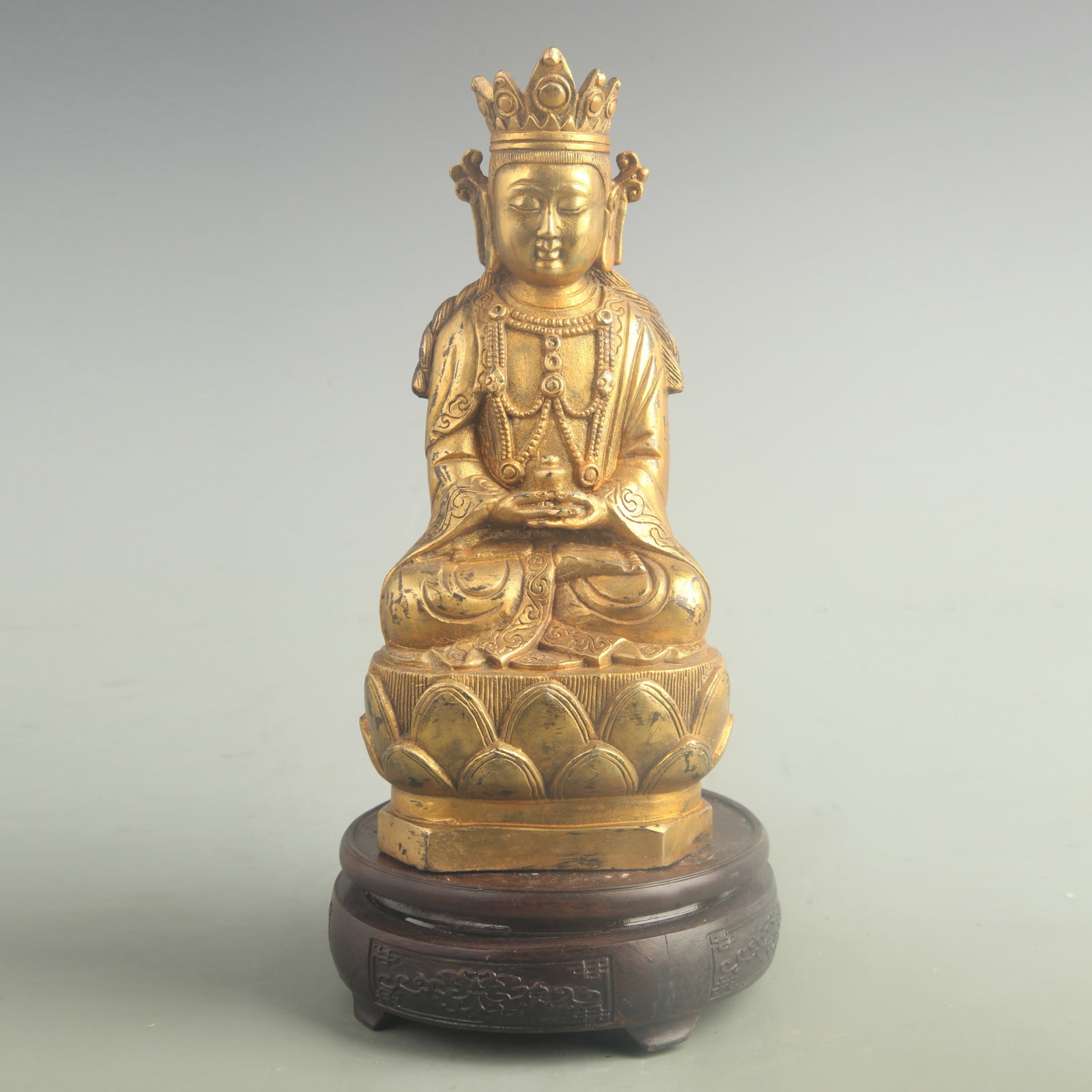A FINE GILT BRONZE GUANYIN STATUE: 20th Century; High: 9.20 inch; Width: 4.30 inch;