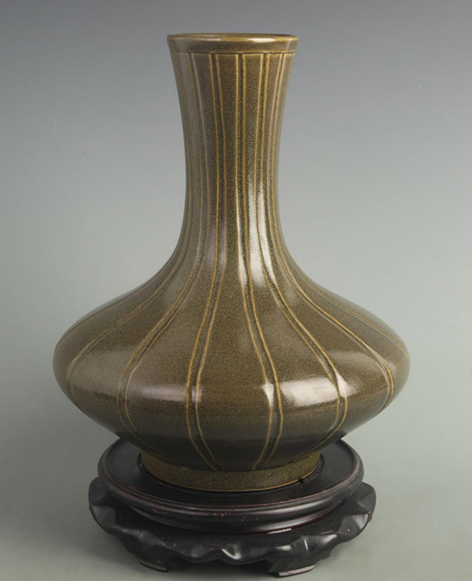 TEA-DUST COLOR GLAZED FLATTENED BELLY STYLE PORCELAIN VASE (1 of 5)