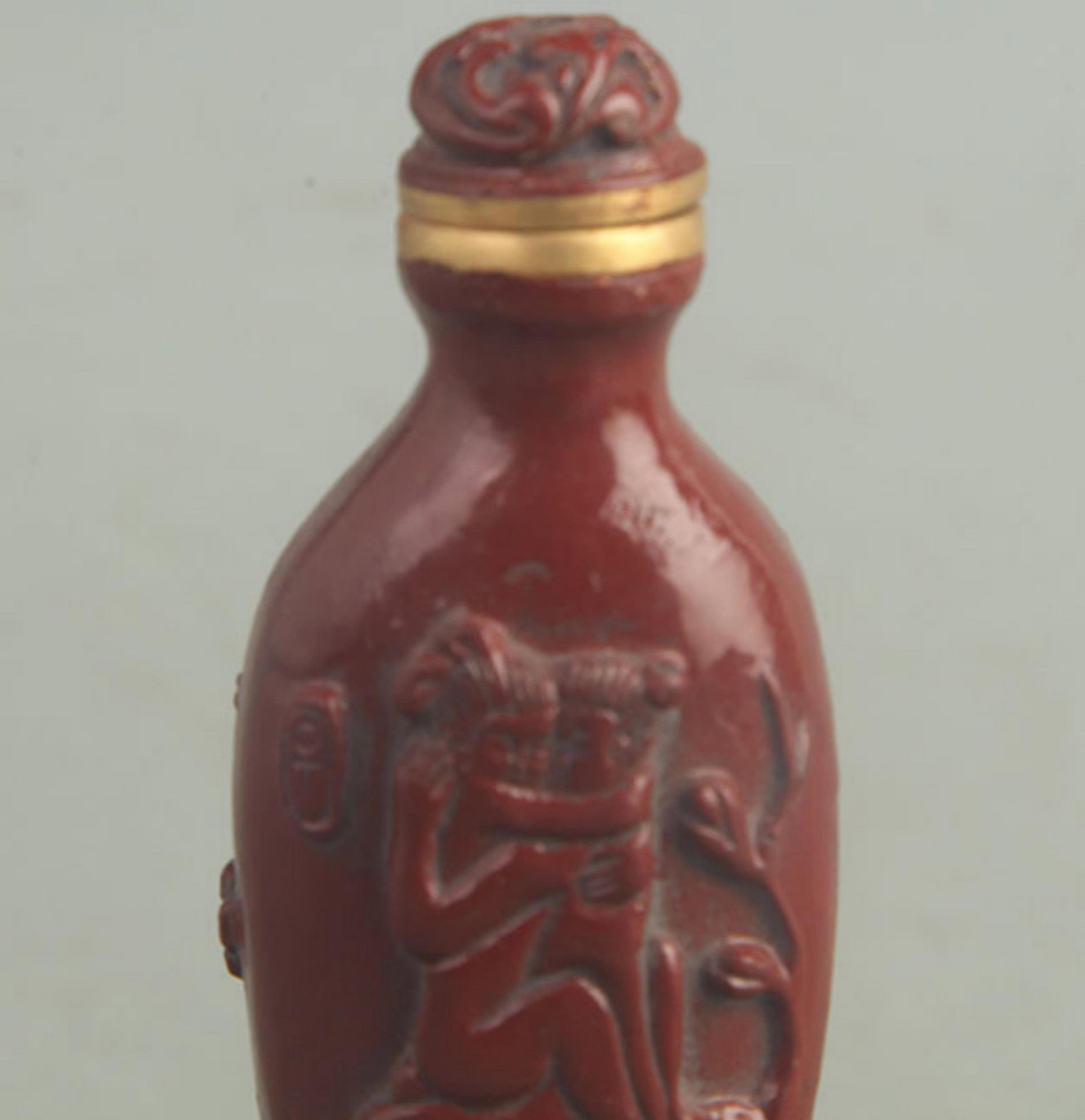 A FINE CARVED LACQUER CHARACTER PATTERN SNUFF BOTTLE - 2