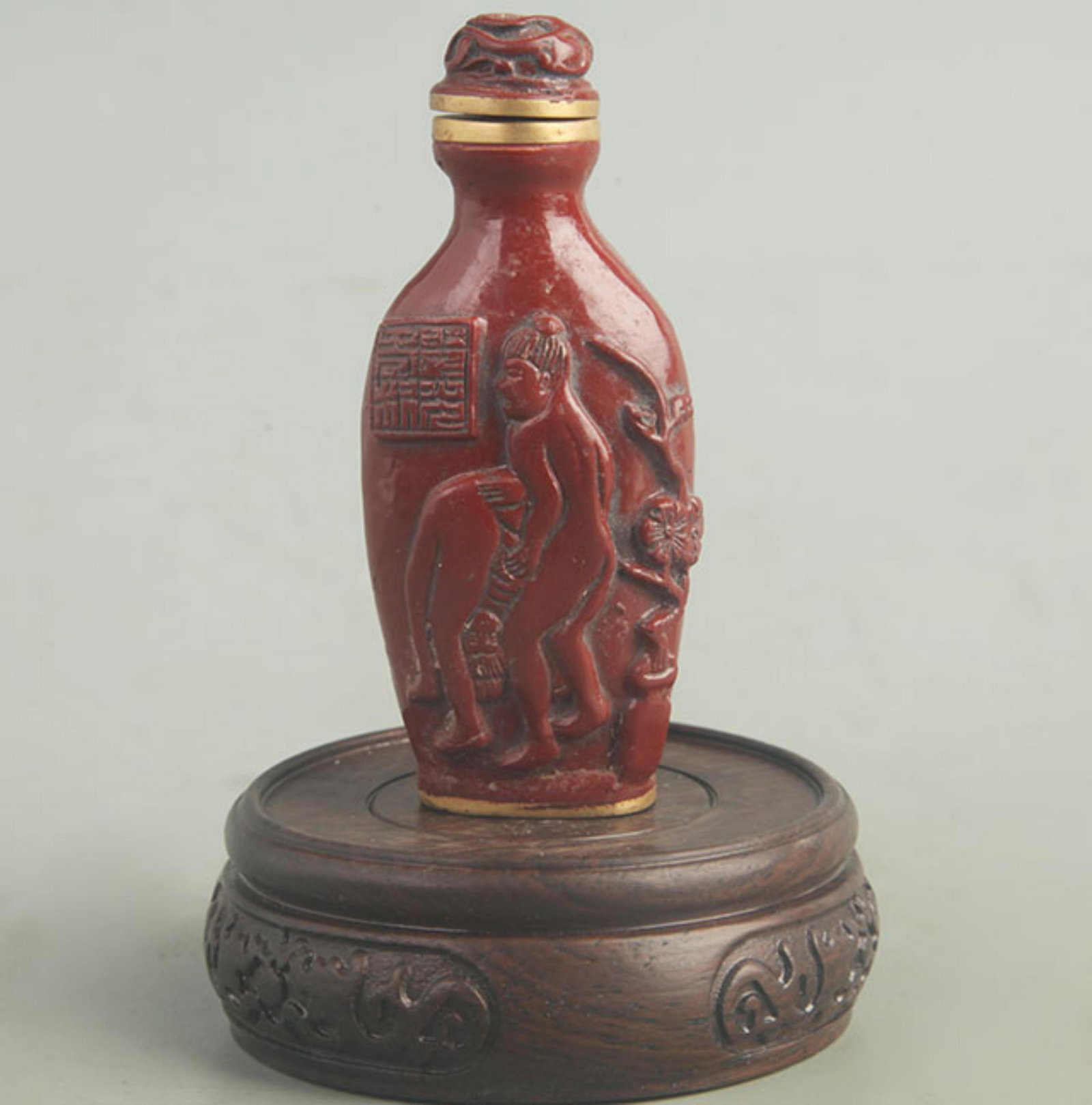A FINE CARVED LACQUER CHARACTER PATTERN SNUFF BOTTLE - 4