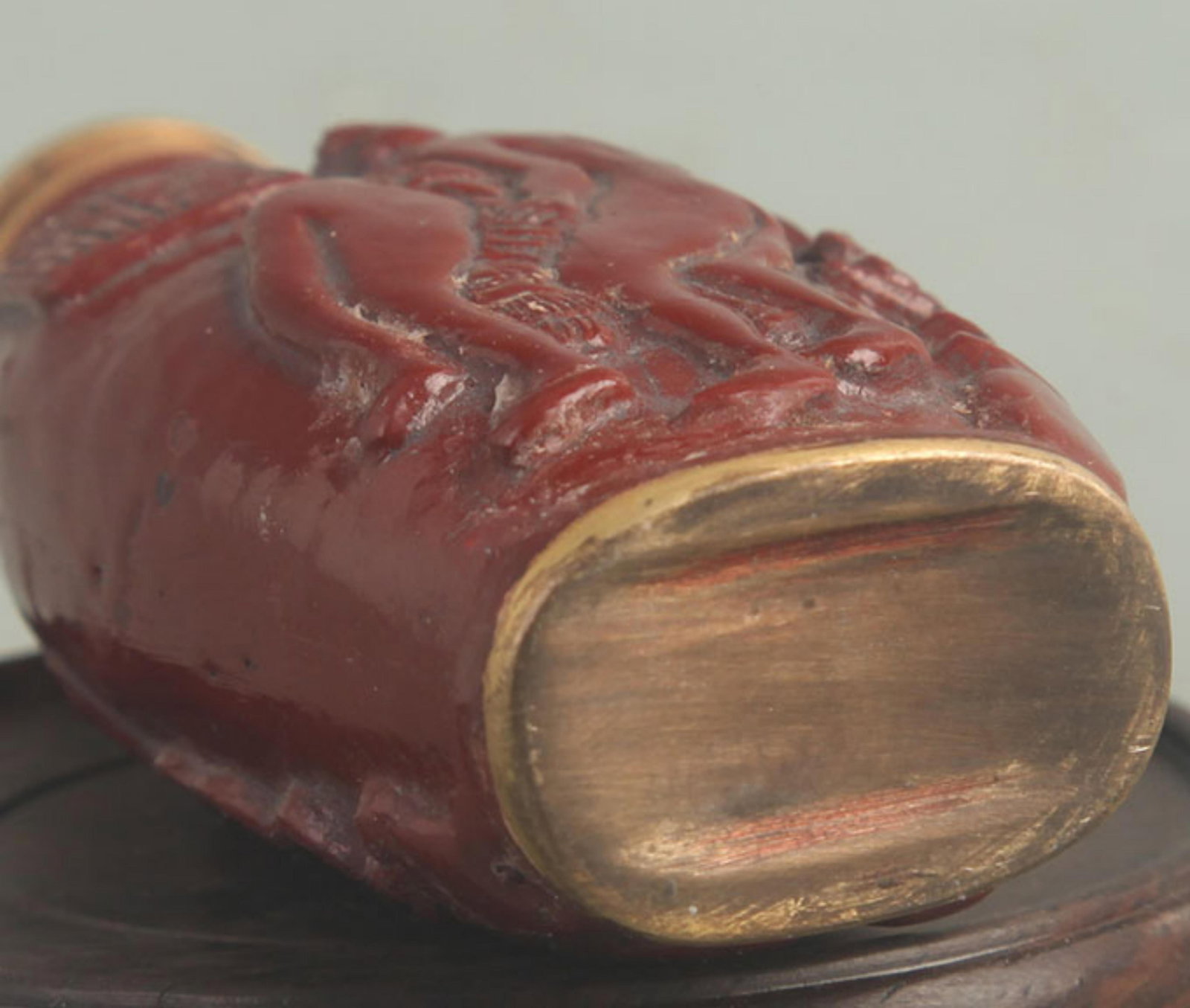 A FINE CARVED LACQUER CHARACTER PATTERN SNUFF BOTTLE - 5