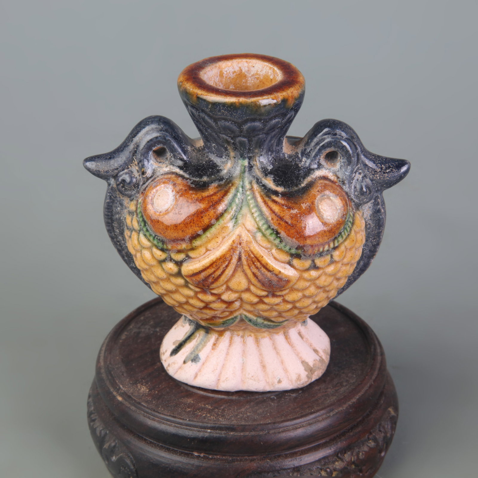 SANCAI GLAZE TWIN FISH PATTERN BOTTLE - 2