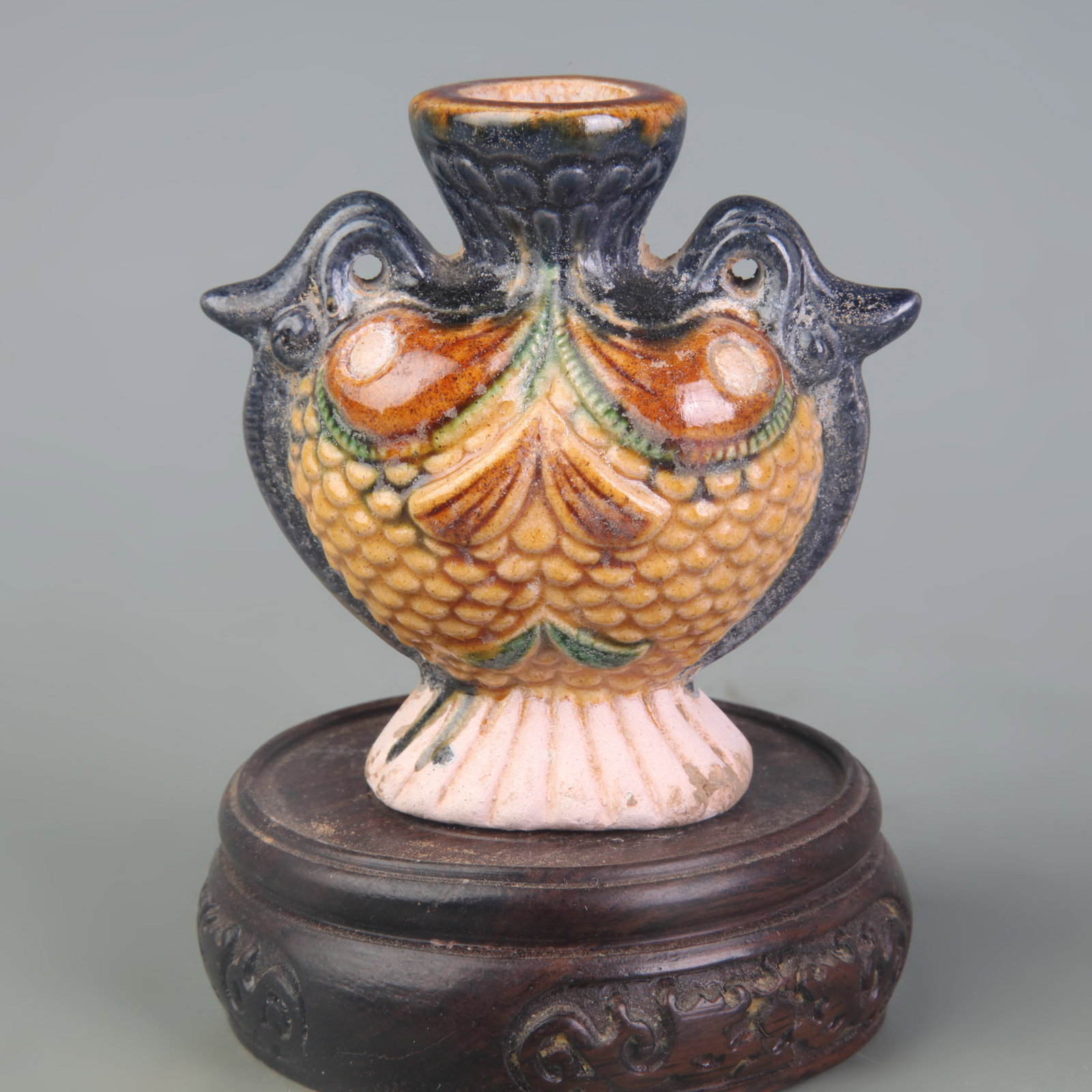 SANCAI GLAZE TWIN FISH PATTERN BOTTLE - 3