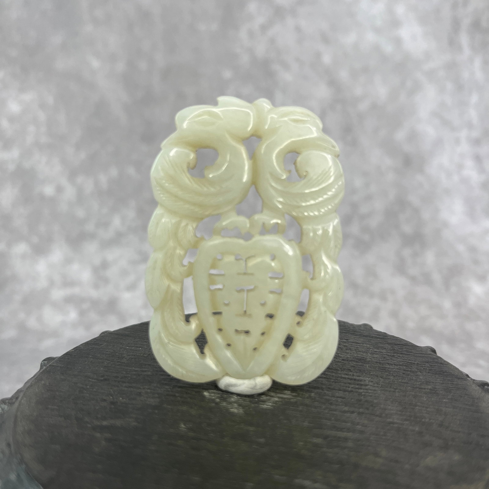 A FINE HETIAN WHITE JADE OPENWORK DESIGEN PENDANT: Qing Dynasty; Long: 2.3 inch; Width: 1.6 inch; High: 0.21 inch;