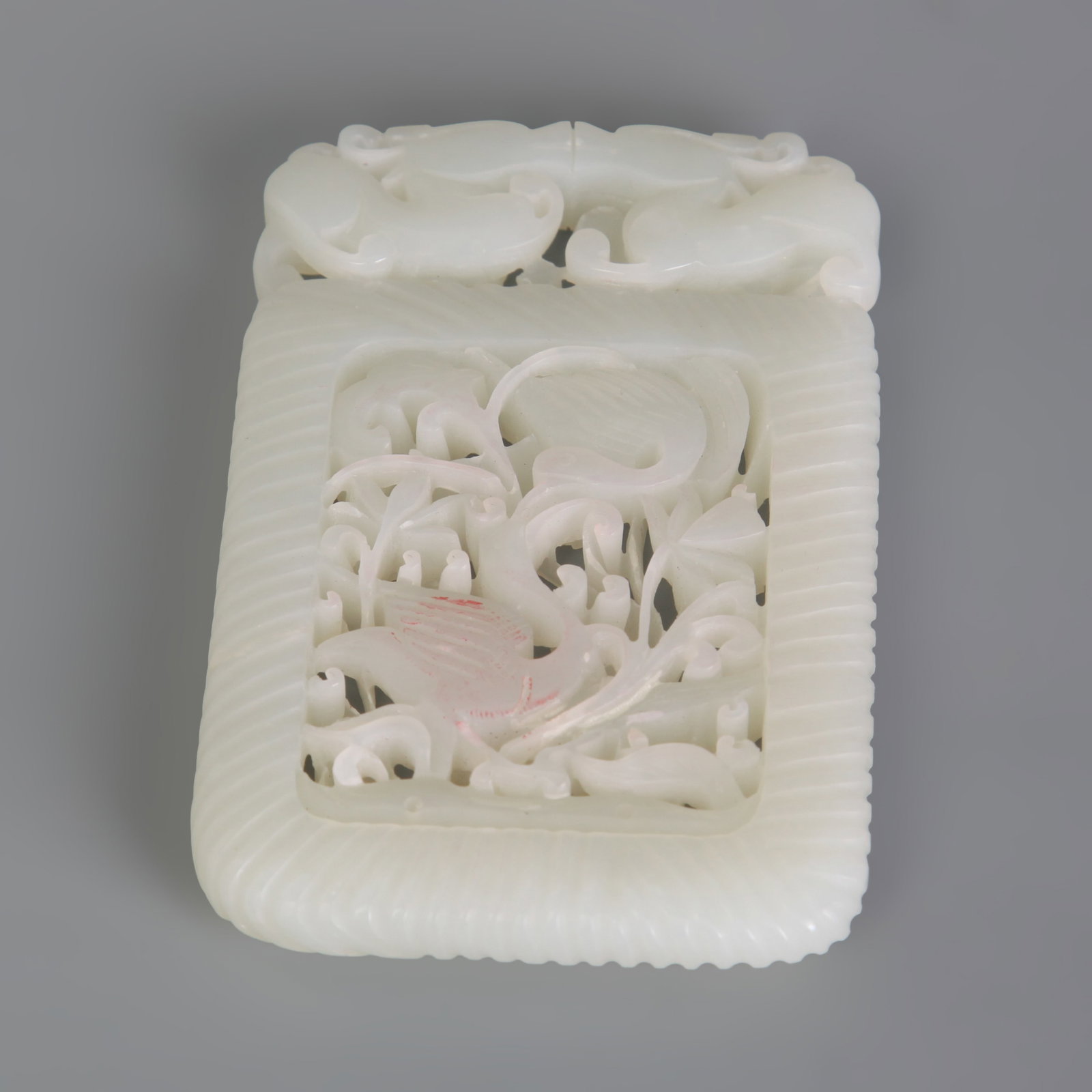 A WHITE JADE PENDANT - 2