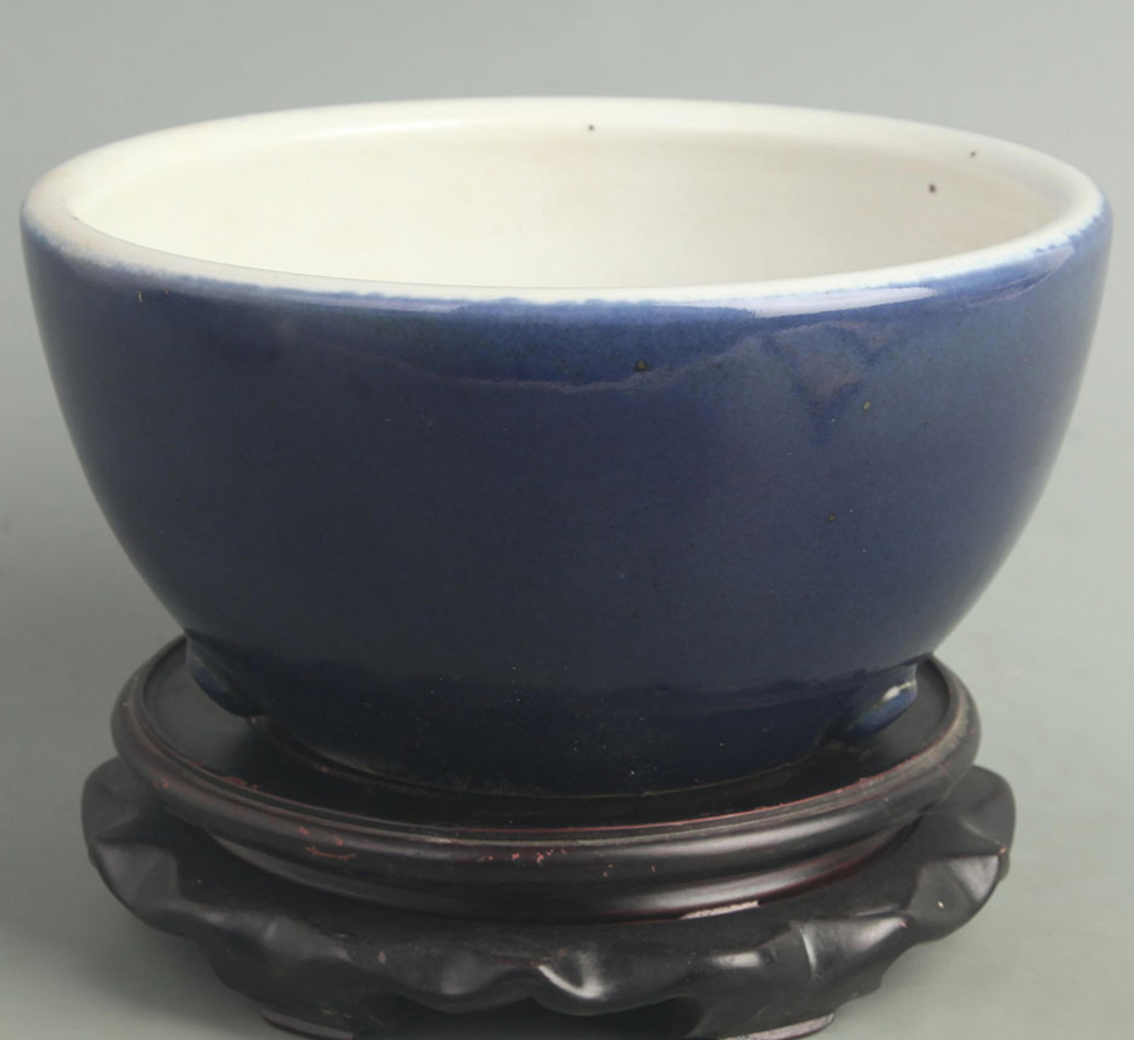 A MUSTARD-GREEN-GLAZED BRUSH WASHER: Qing Dynasty; High: 4.30 inch; Diameter: 8.80 inch