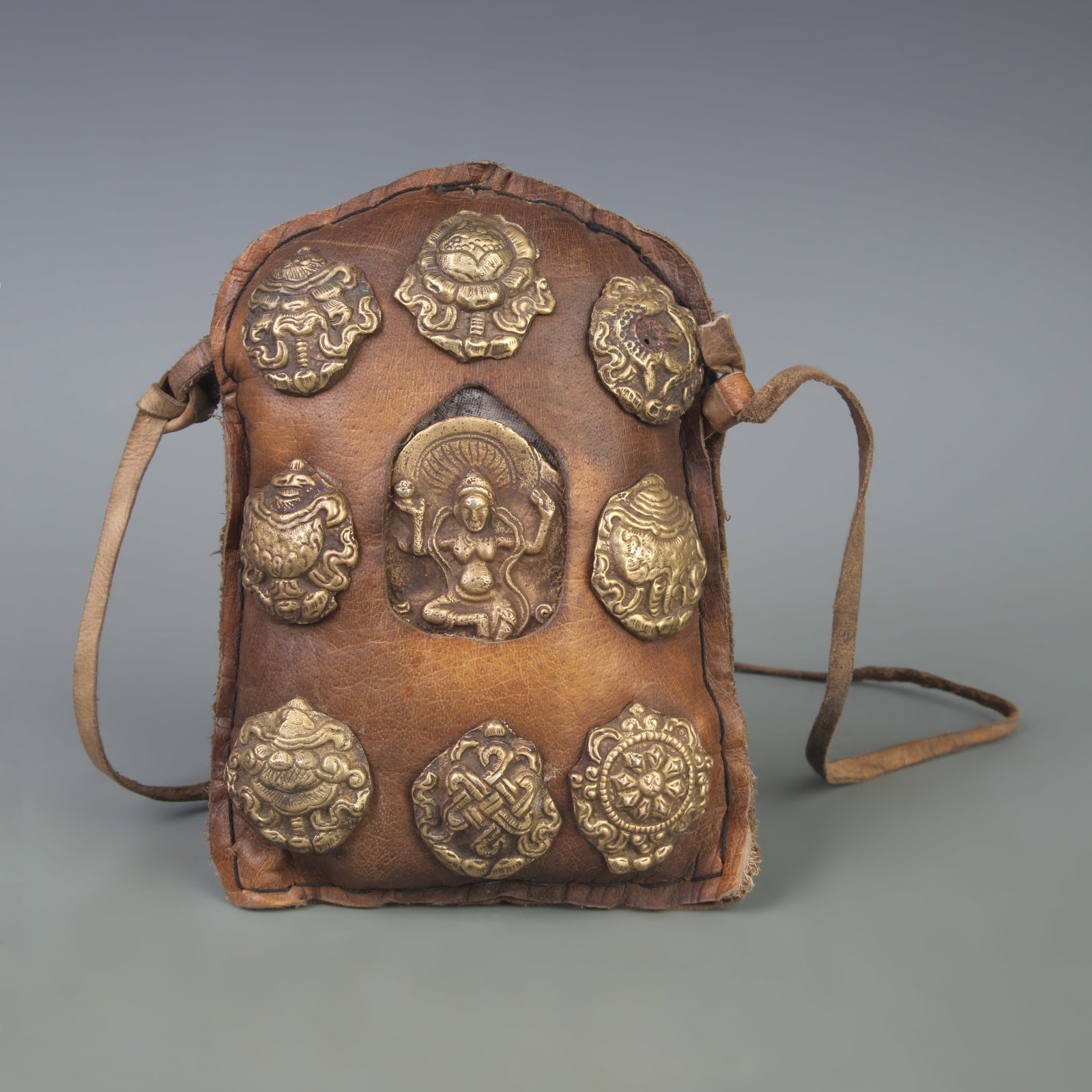 A TIBETAN BUDDHIST GAWU (PORTABLE SHRINE): Long: 6.8 inch; Width: 5.0 inch