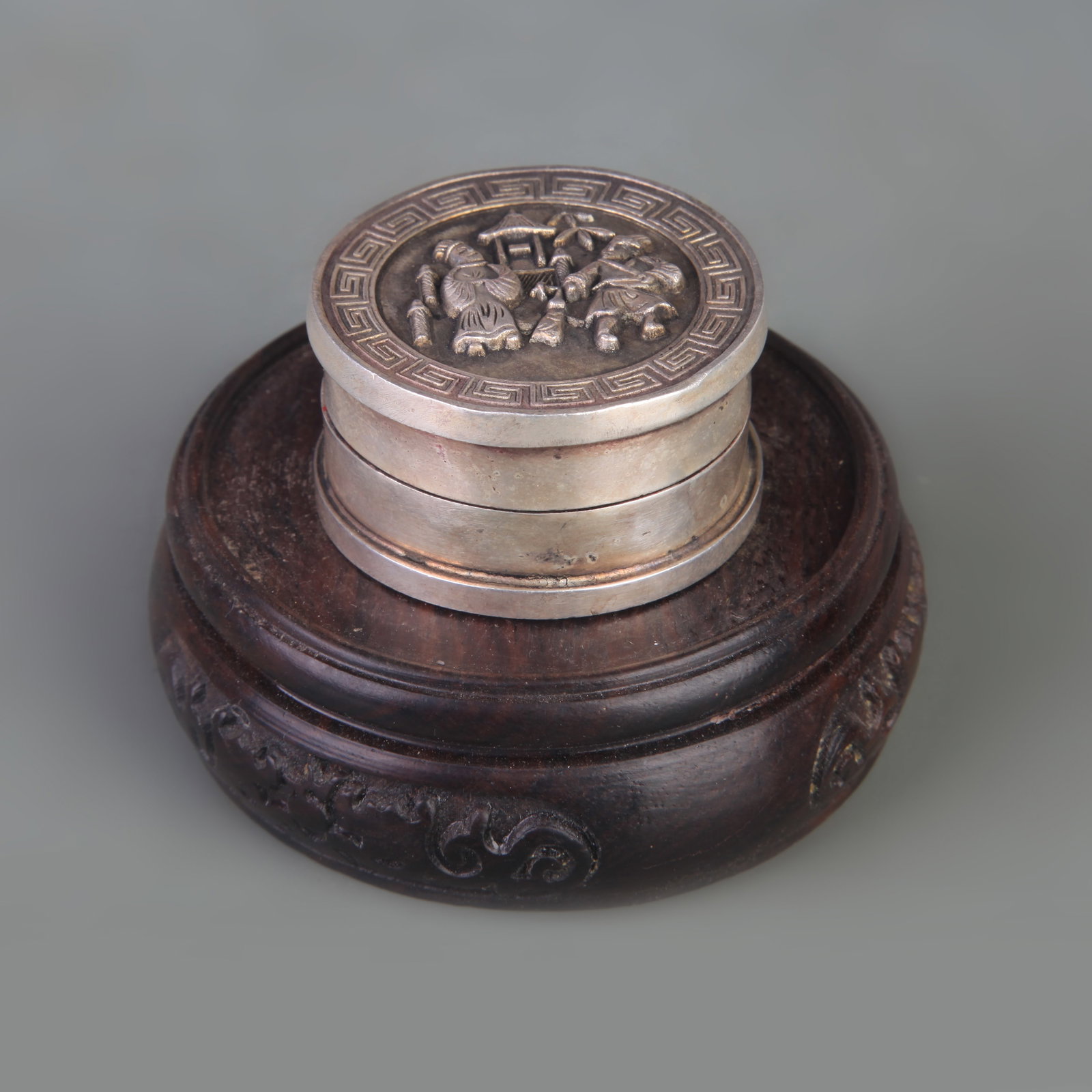 A FINE WHITE BRONZE INK PASTE BOX - 2