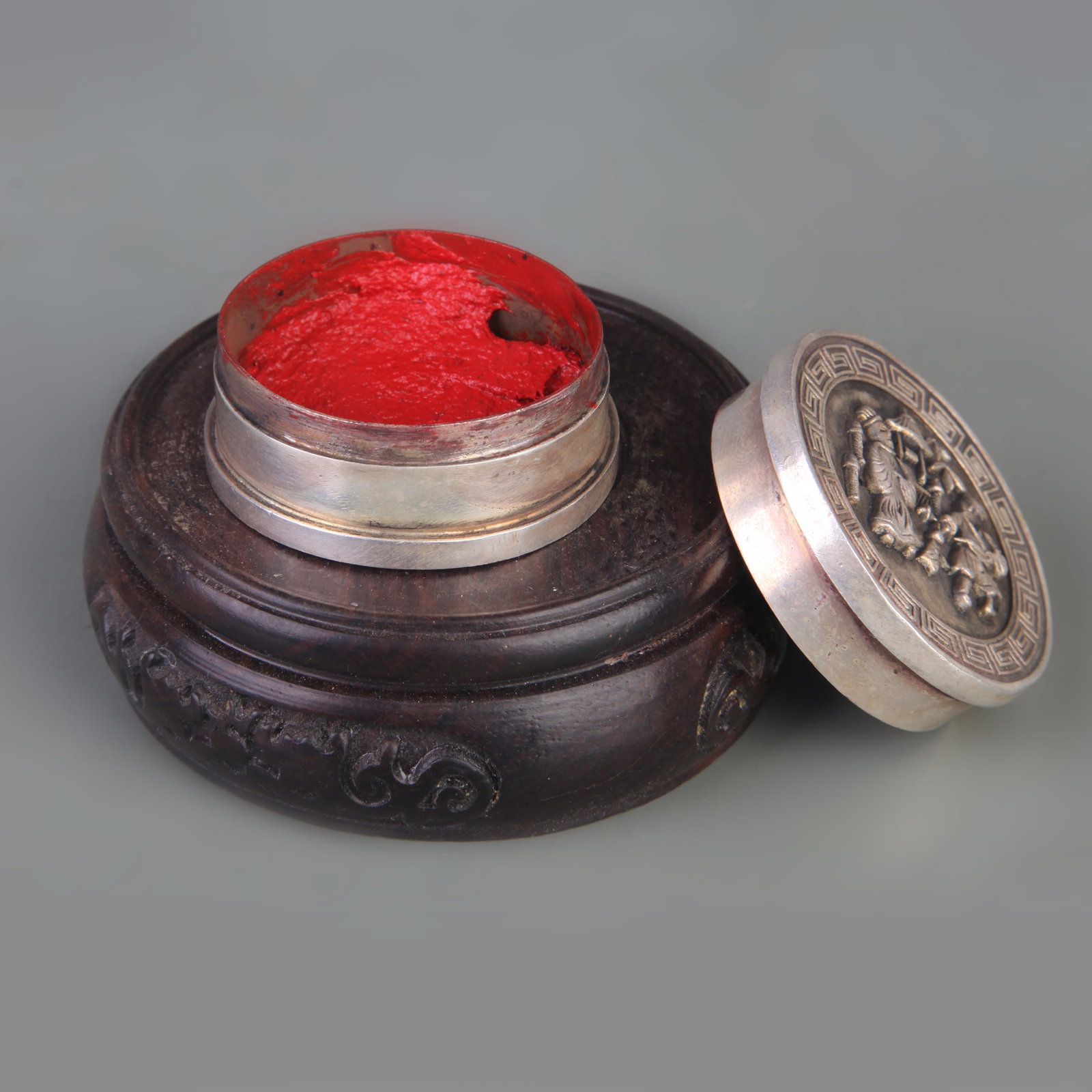 A FINE WHITE BRONZE INK PASTE BOX - 3