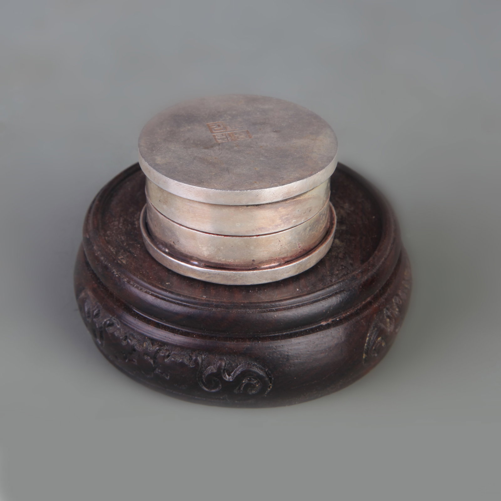 A FINE WHITE BRONZE INK PASTE BOX - 4