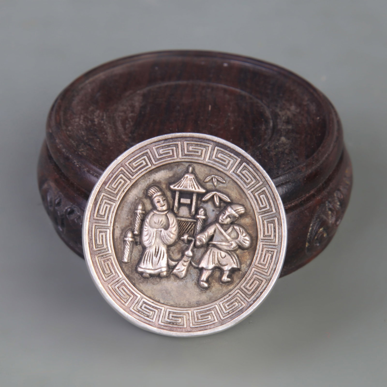 A FINE WHITE BRONZE INK PASTE BOX - 5