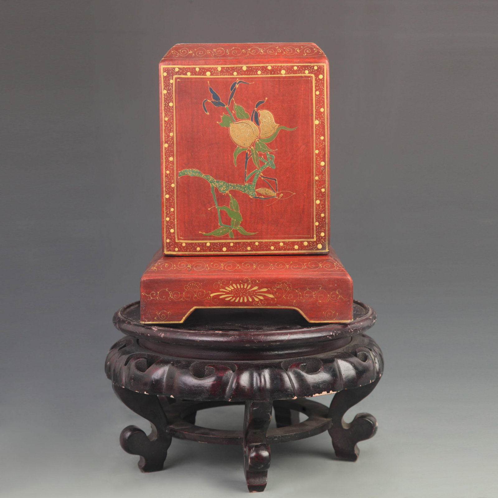 A GILT-DECORATED LACQUER SEAL BOX WITH FLORAL MOTIFS: Qing Dynasty; High: 8.50 inch; Width: 5.25 inch